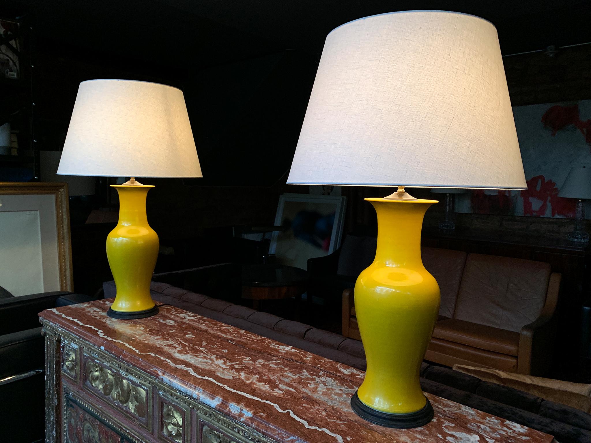 Pair of Mid-20th Century Chinese Yellow Vase Lamps In Good Condition In New York, NY