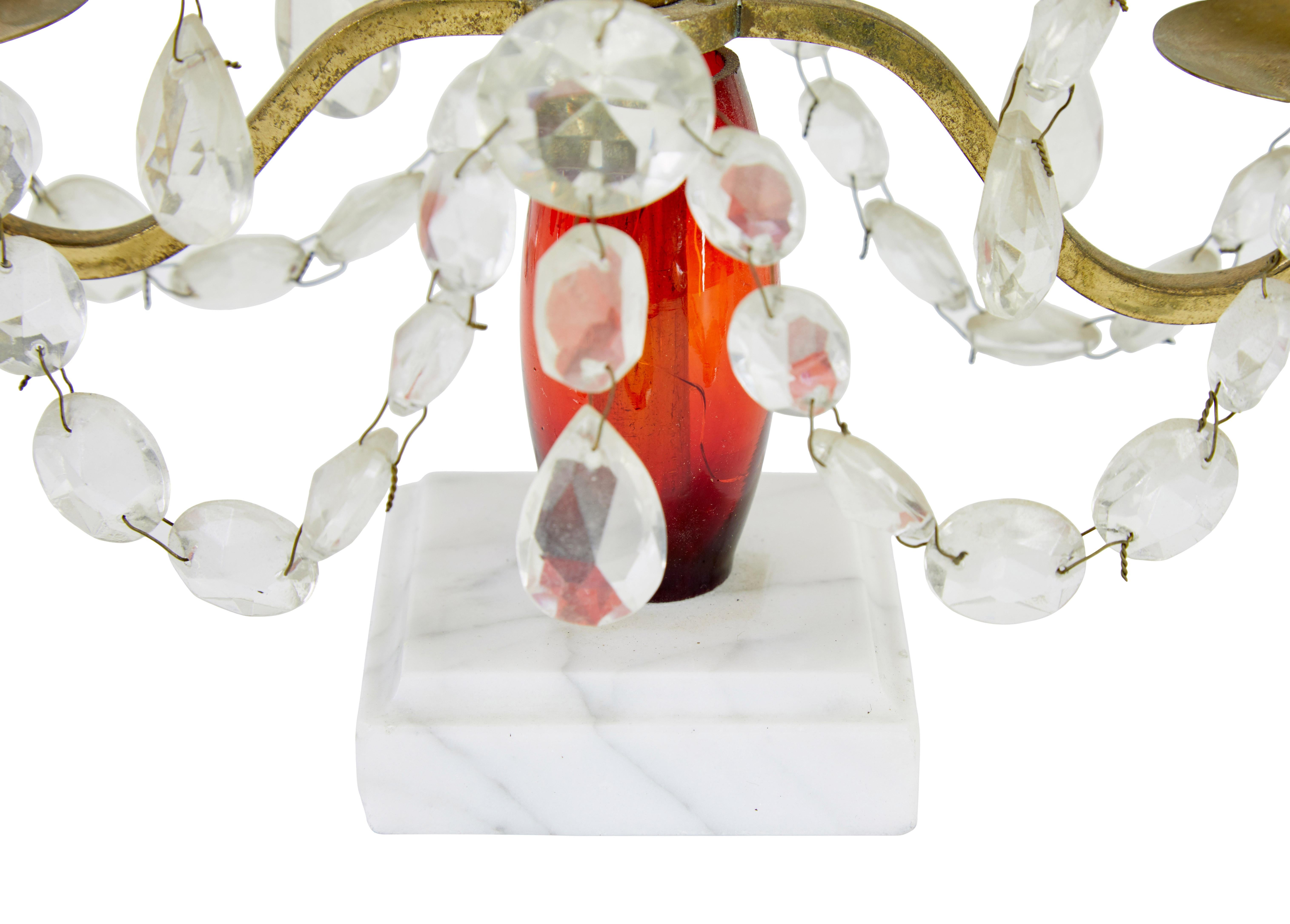 Paar Kandelaber aus geschliffenem Glas und Marmor aus der Mitte des 20. Jahrhunderts (Glasiert) im Angebot