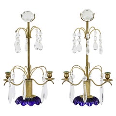 Paire de chandeliers décoratifs en verre taillé du milieu du 20e siècle