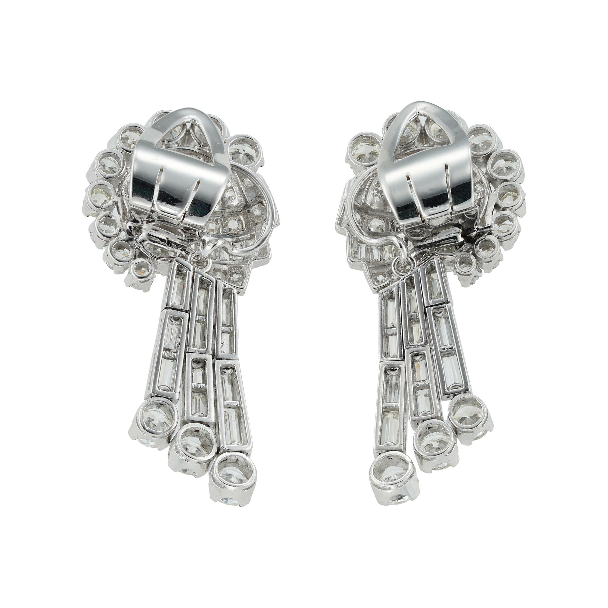 Brilliant Cut Pair of Mid 20th Century Diamond Drop Earrings For Sale
