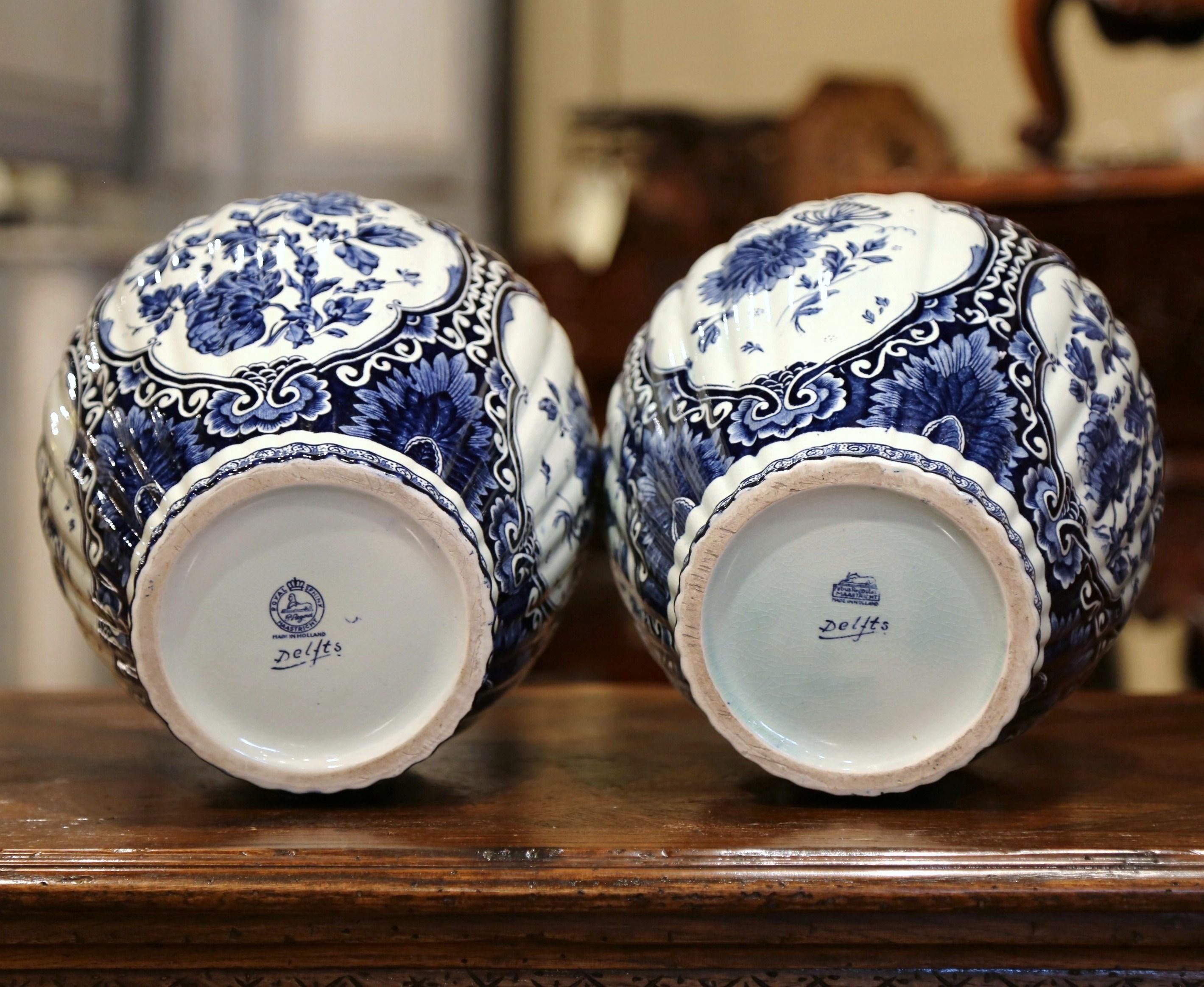 Pair of Mid-20th Century Dutch Blue and White Faience Delft Ginger Jars 7
