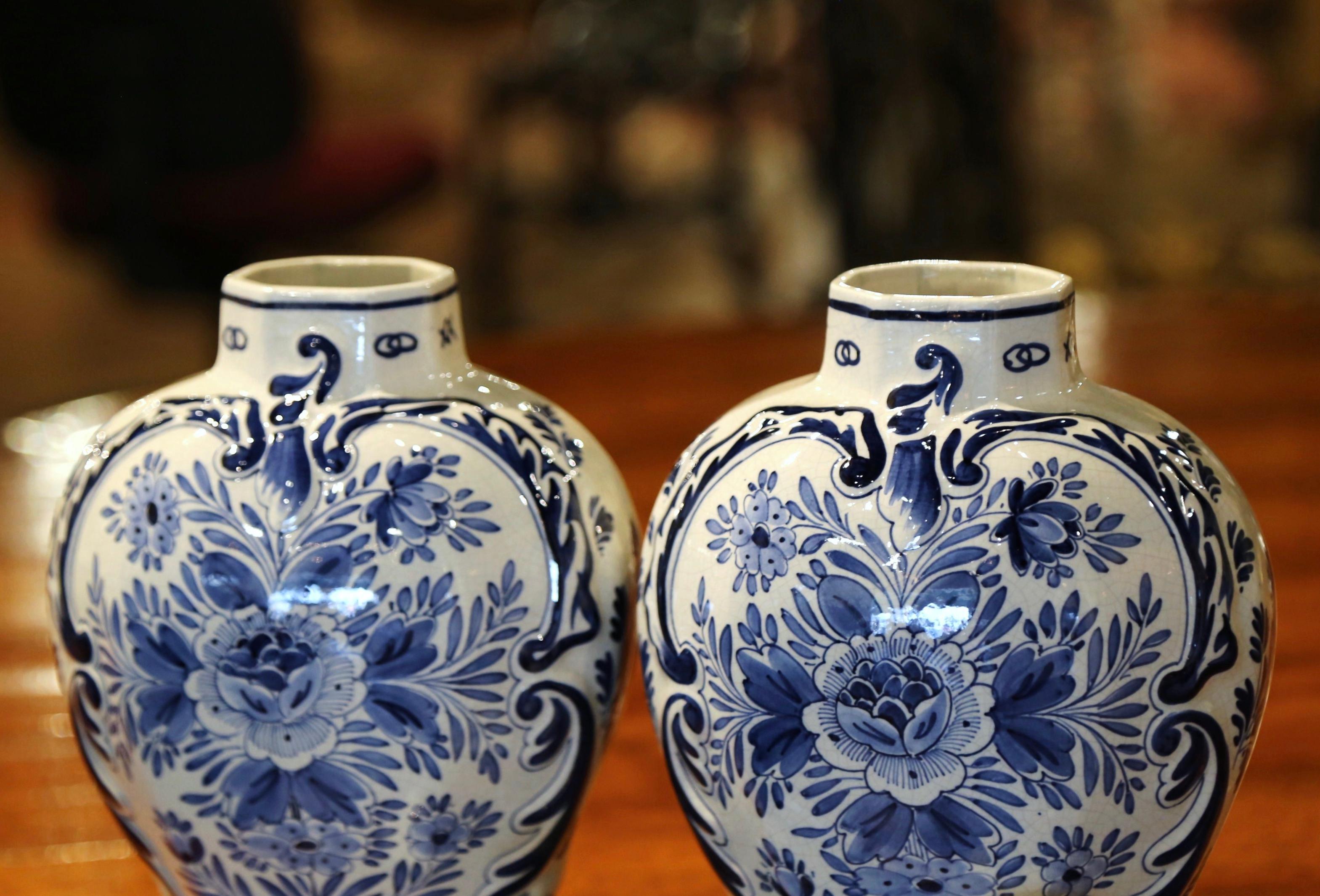Pair of Mid-20th Century Dutch Blue and White Hand-Painted Delft Ginger Jars 4