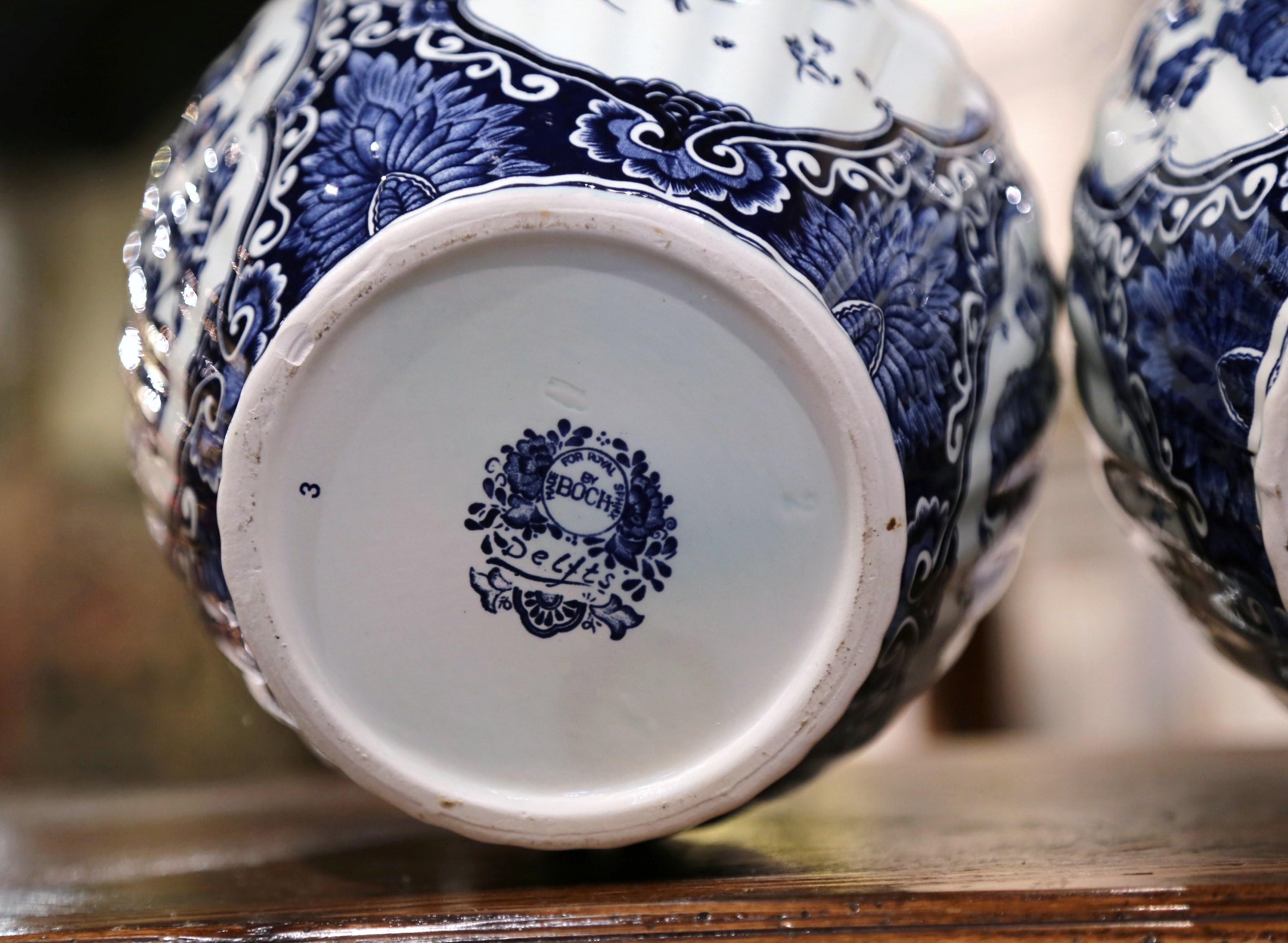 Pair of Mid-20th Century Dutch Painted Blue and White Faience Delft Ginger Jars 5