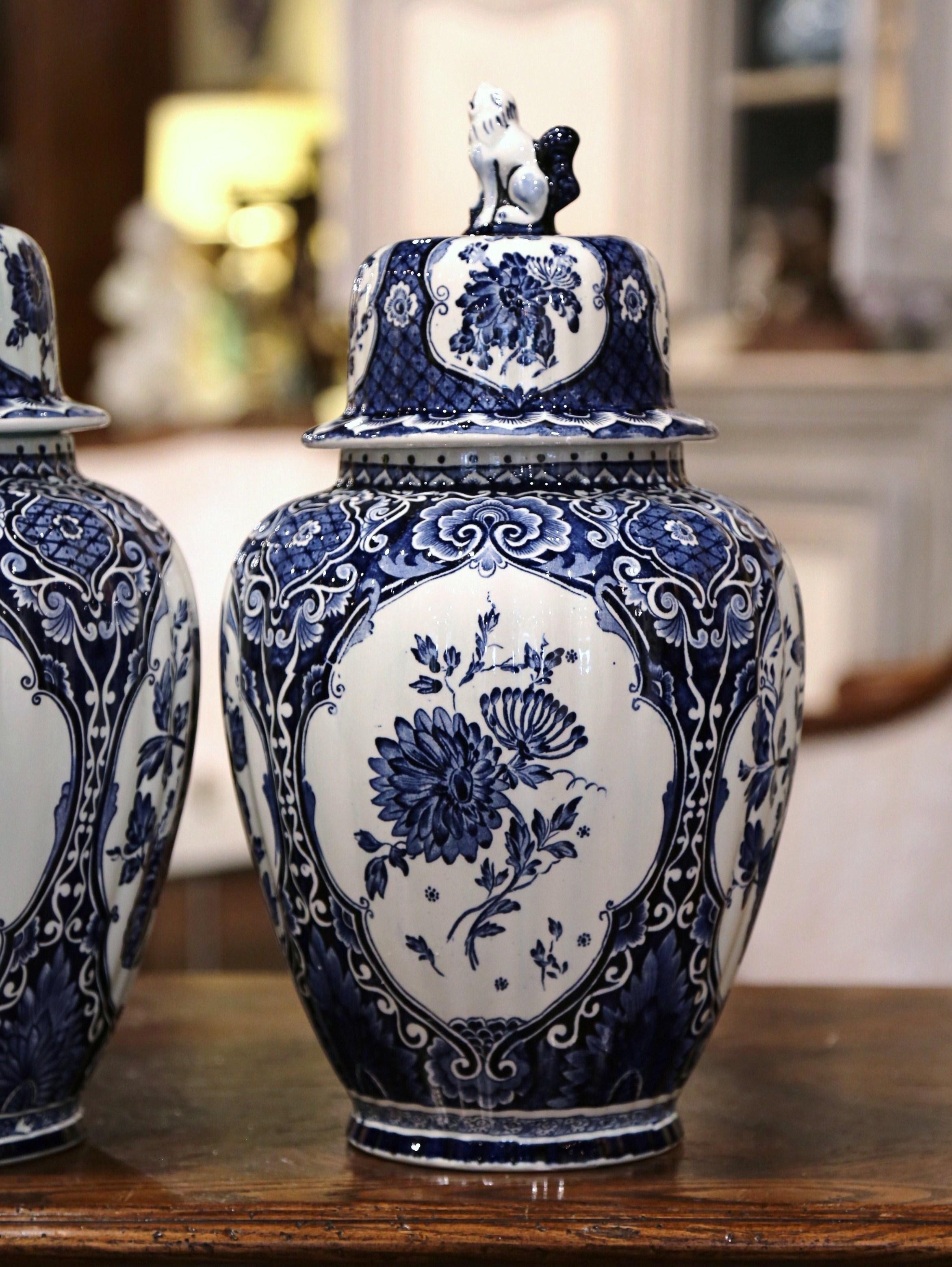 Hand-Crafted Pair of Mid-20th Century Dutch Painted Blue and White Faience Delft Ginger Jars
