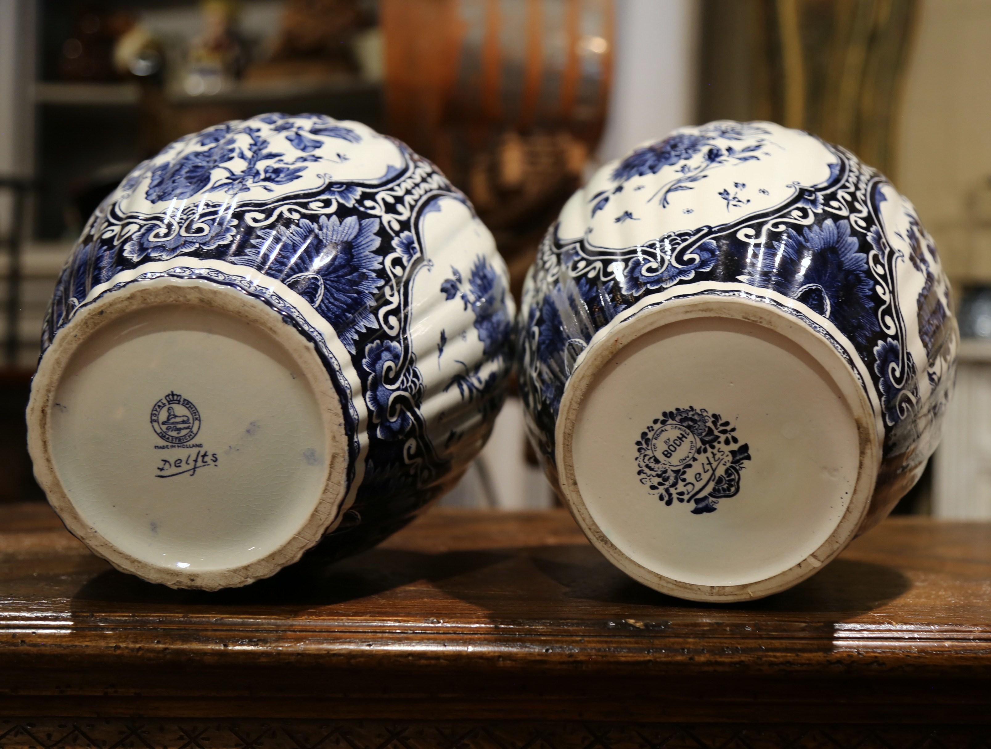 Pair of Mid-20th Century Dutch Painted Blue and White Faience Delft Ginger Jars 5