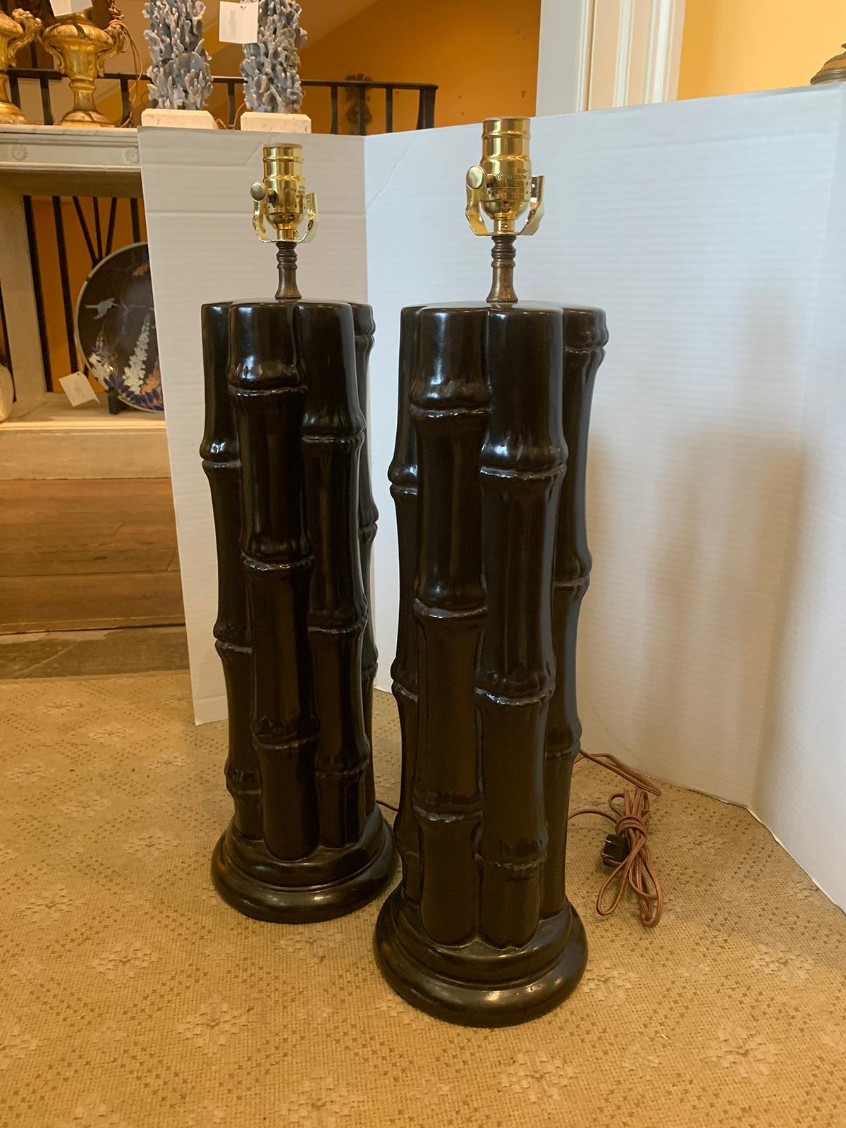 Pair of Mid-20th Century Ebonized Faux Bamboo Column Lamps In Good Condition For Sale In Atlanta, GA