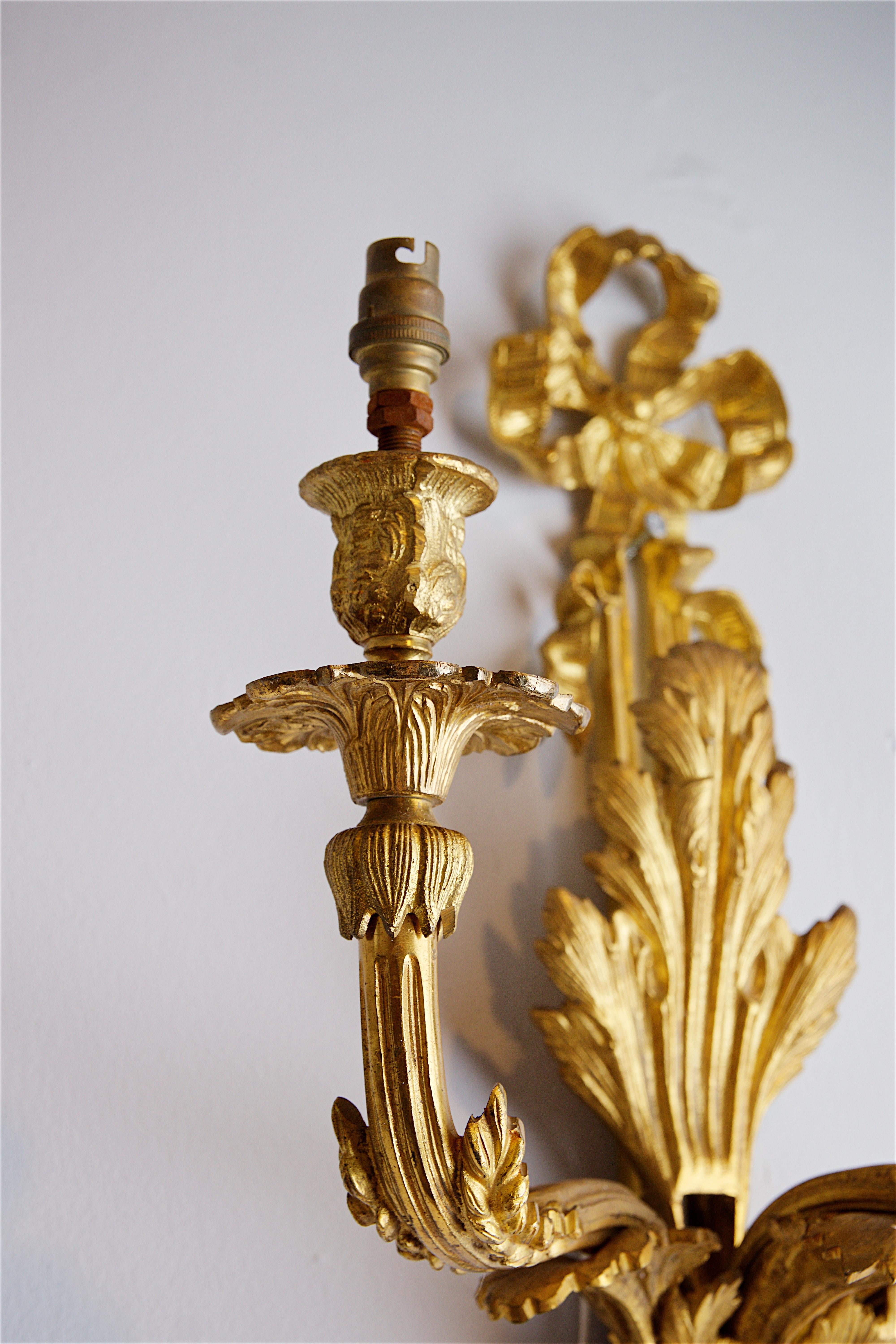 Pair of Mid-20th Century English Ormolu Wall-Mounted Candelabra For Sale 2