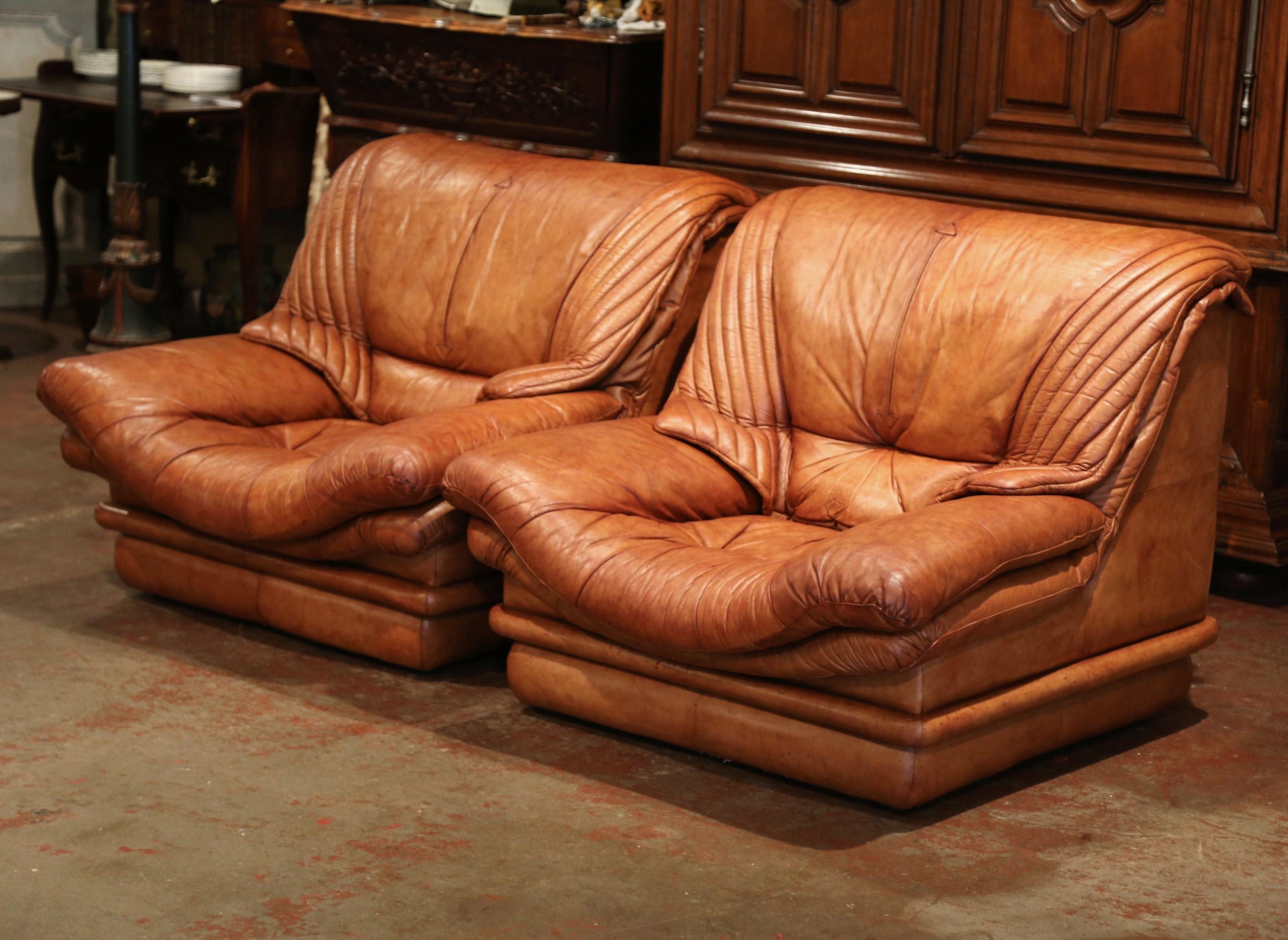 Pair of Mid-20th Century French Patinated Tan Leather Club Armchairs In Excellent Condition In Dallas, TX