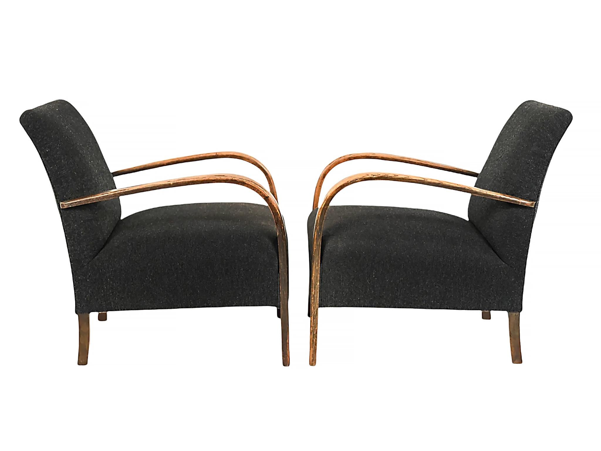 Pair of Mid-20th Century Fritz Hansen Lounge Chairs 1