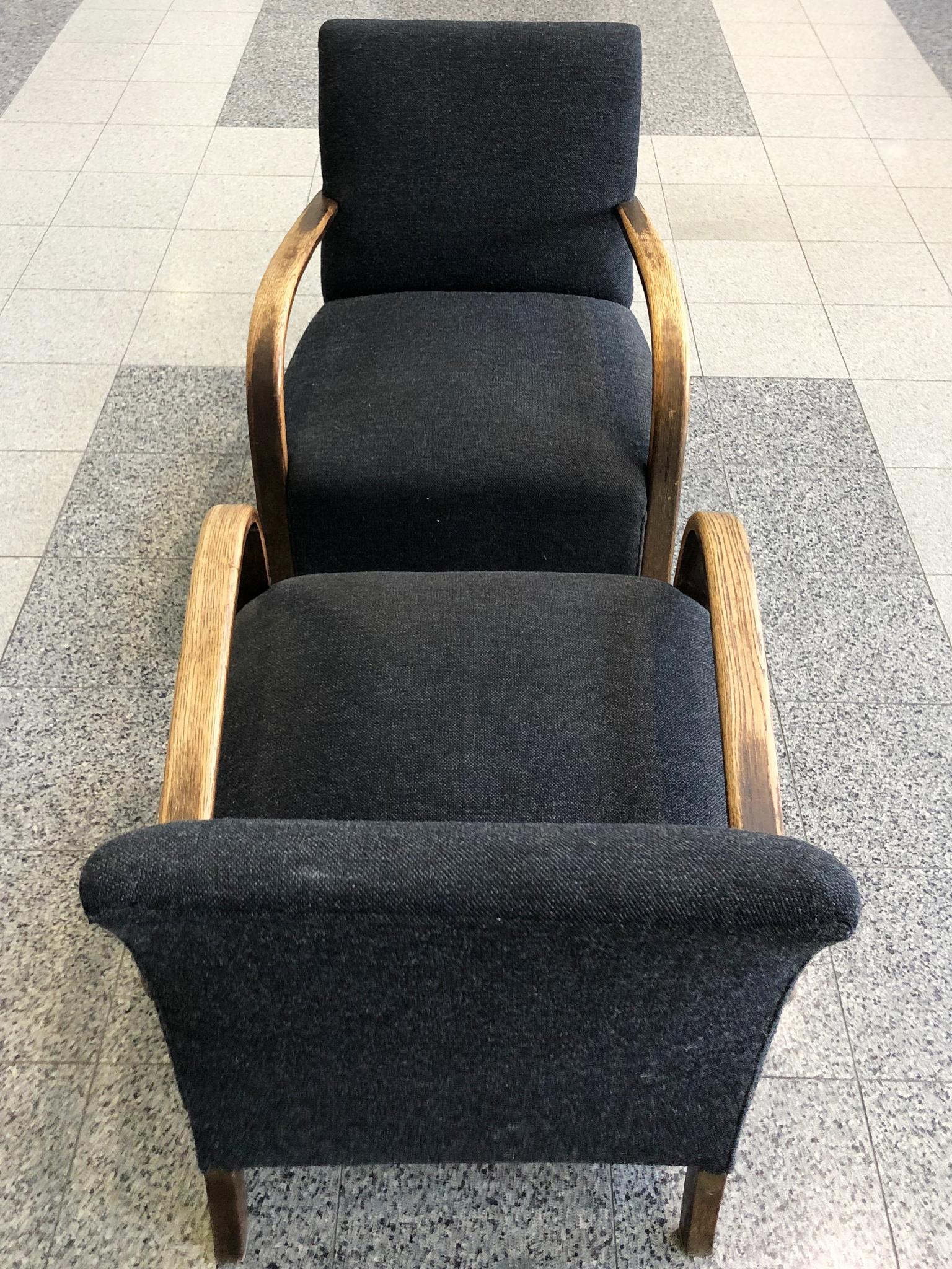 Pair of Mid-20th Century Fritz Hansen Lounge Chairs 2