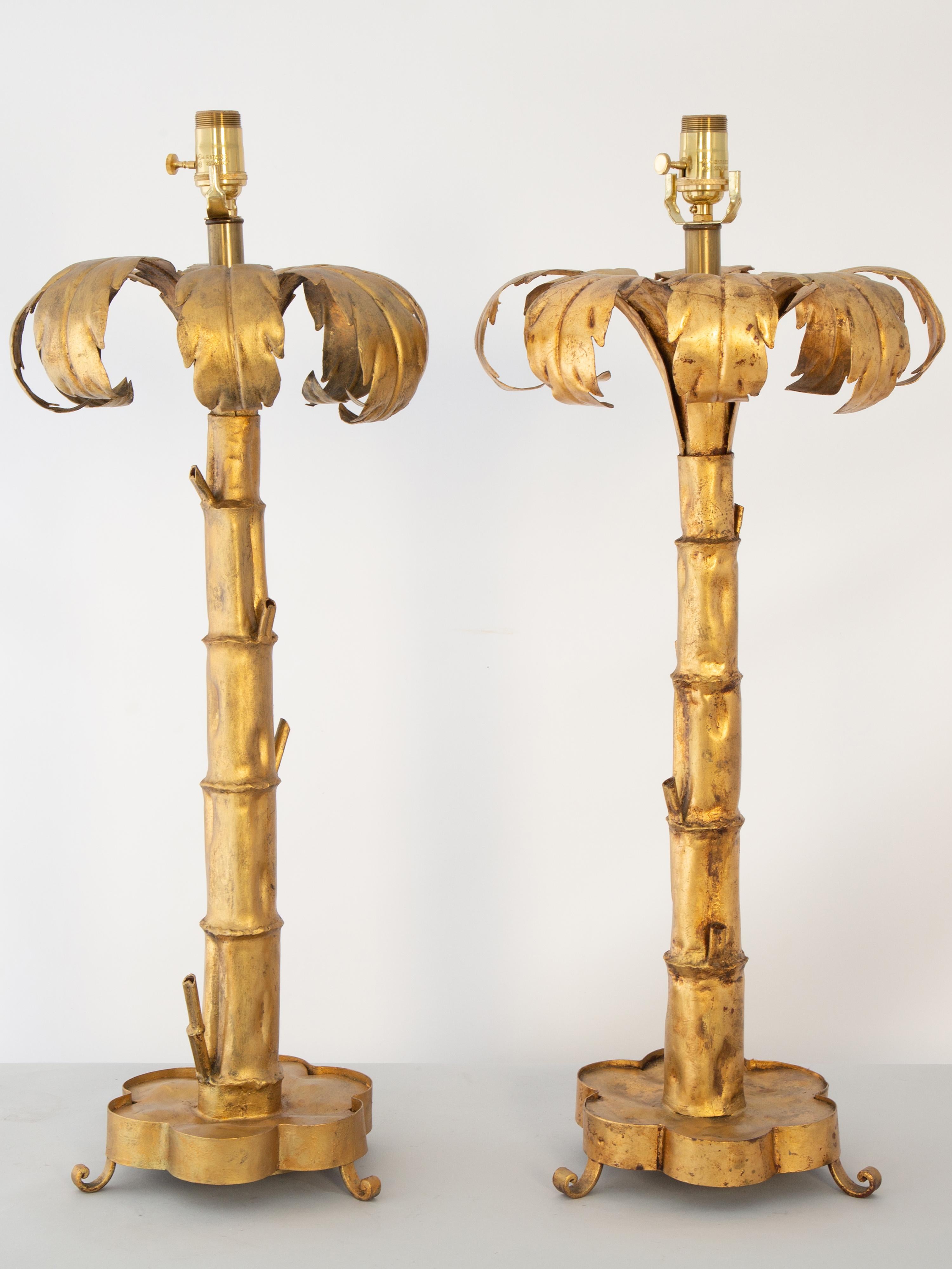 Pareja de lámparas de palma de metal dorado de mediados del siglo XX Italiano en venta