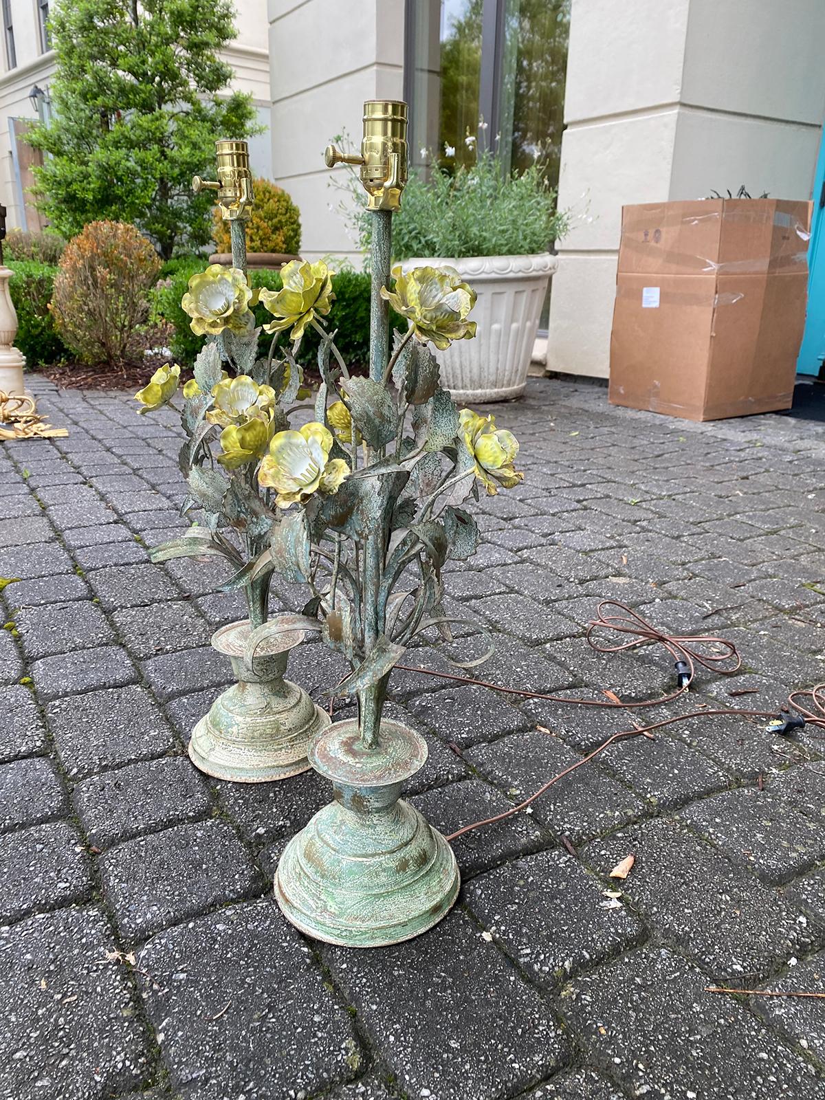 Tôle Pair of Mid-20th Century Green Tole Lamps with Yellow Flowers