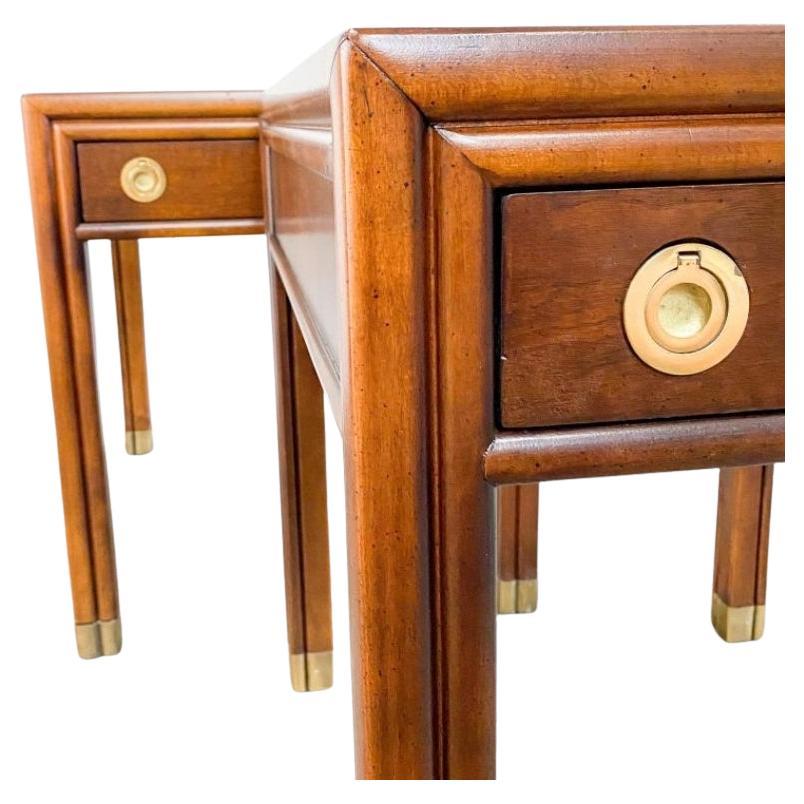 20ième siècle Paire de tables d'appoint Henredon du milieu du 20e siècle en vente
