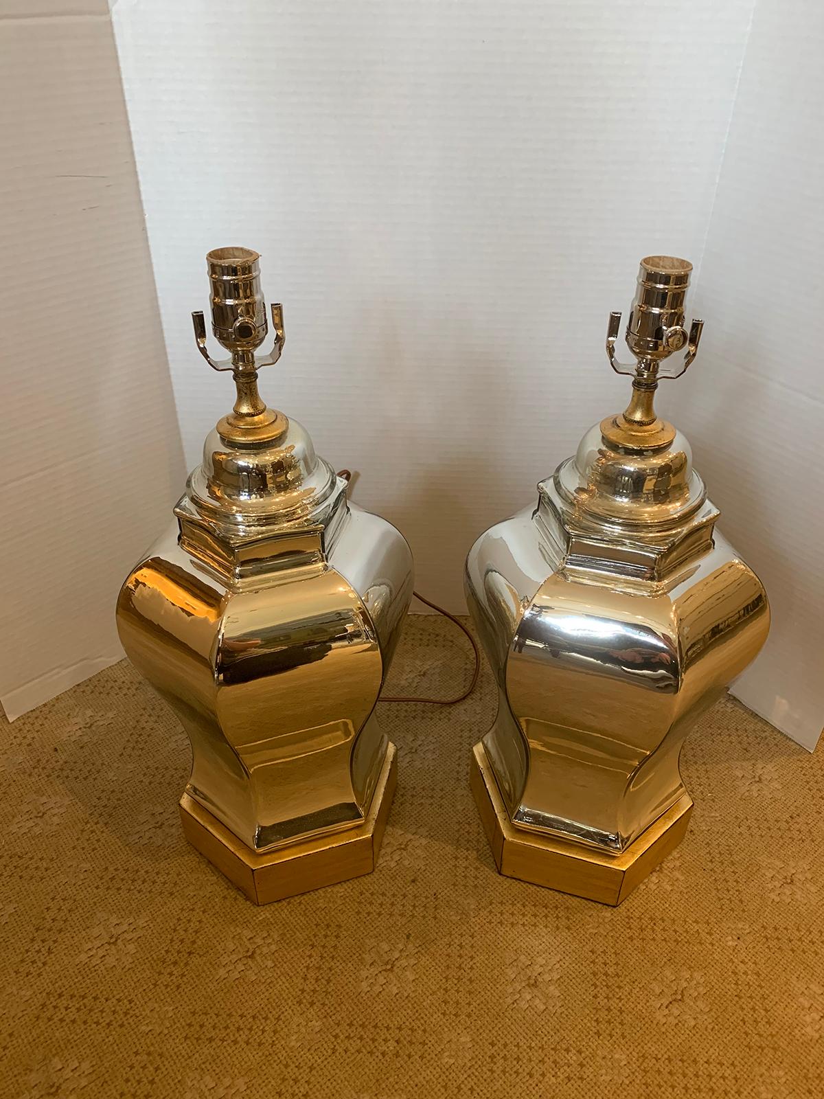 Pair of Mid-20th Century Hexagonal Mirrored Glass Lamps on Custom Bases In Good Condition In Atlanta, GA