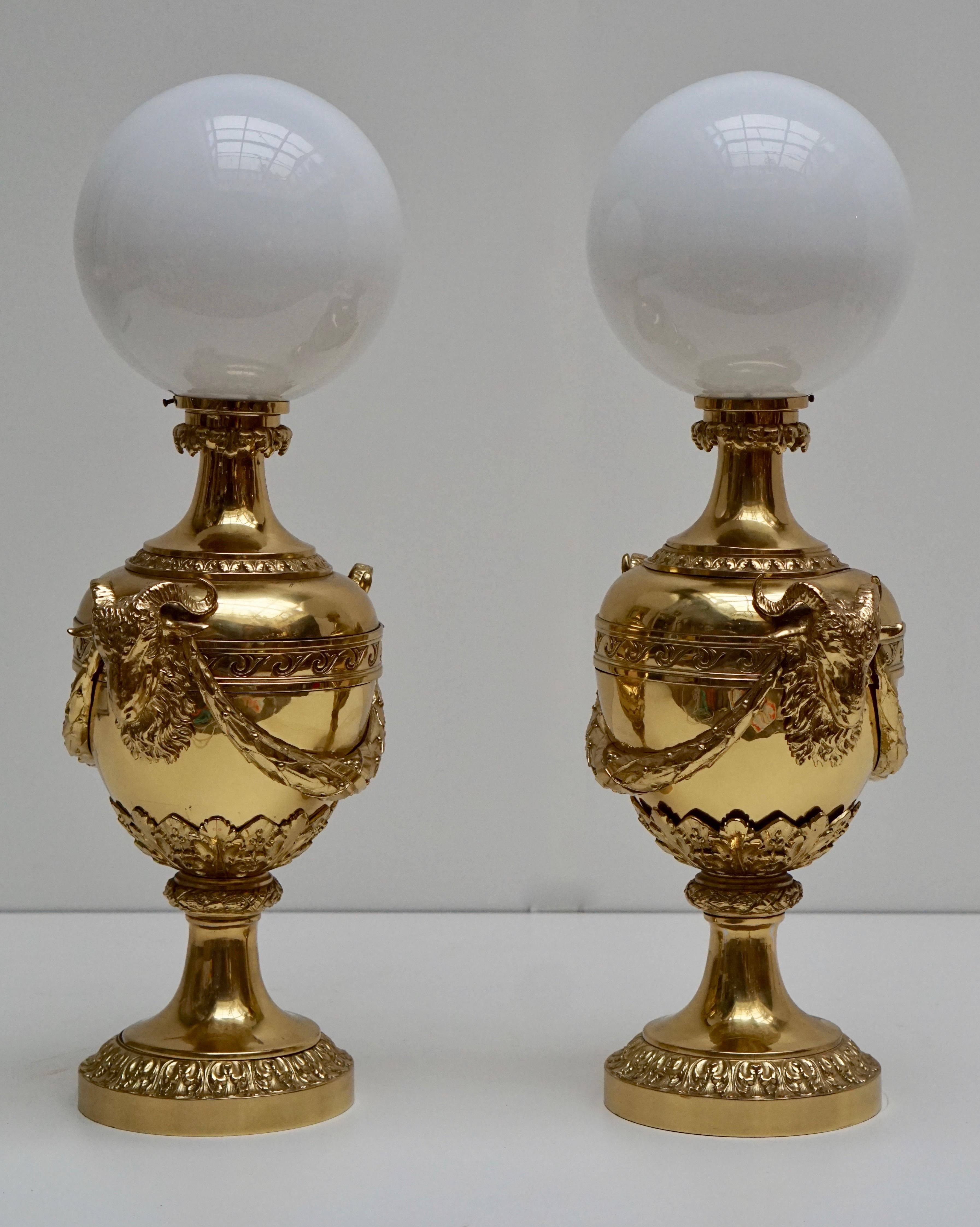 Pair of Mid-20th Century Hollywood Regency Rams Head Urn Lamps For Sale 1