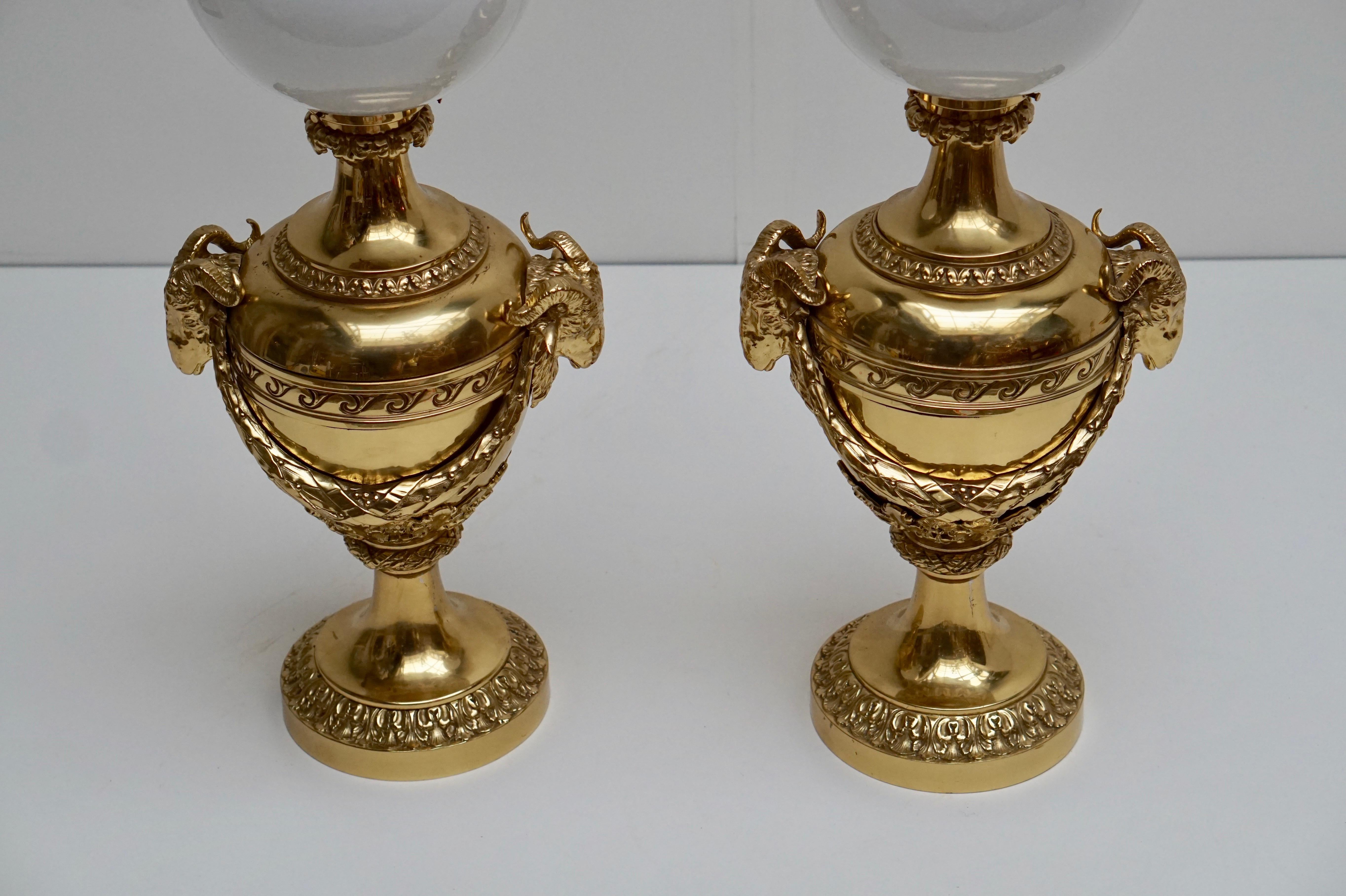 Pair of Mid-20th Century Hollywood Regency Rams Head Urn Lamps For Sale 3