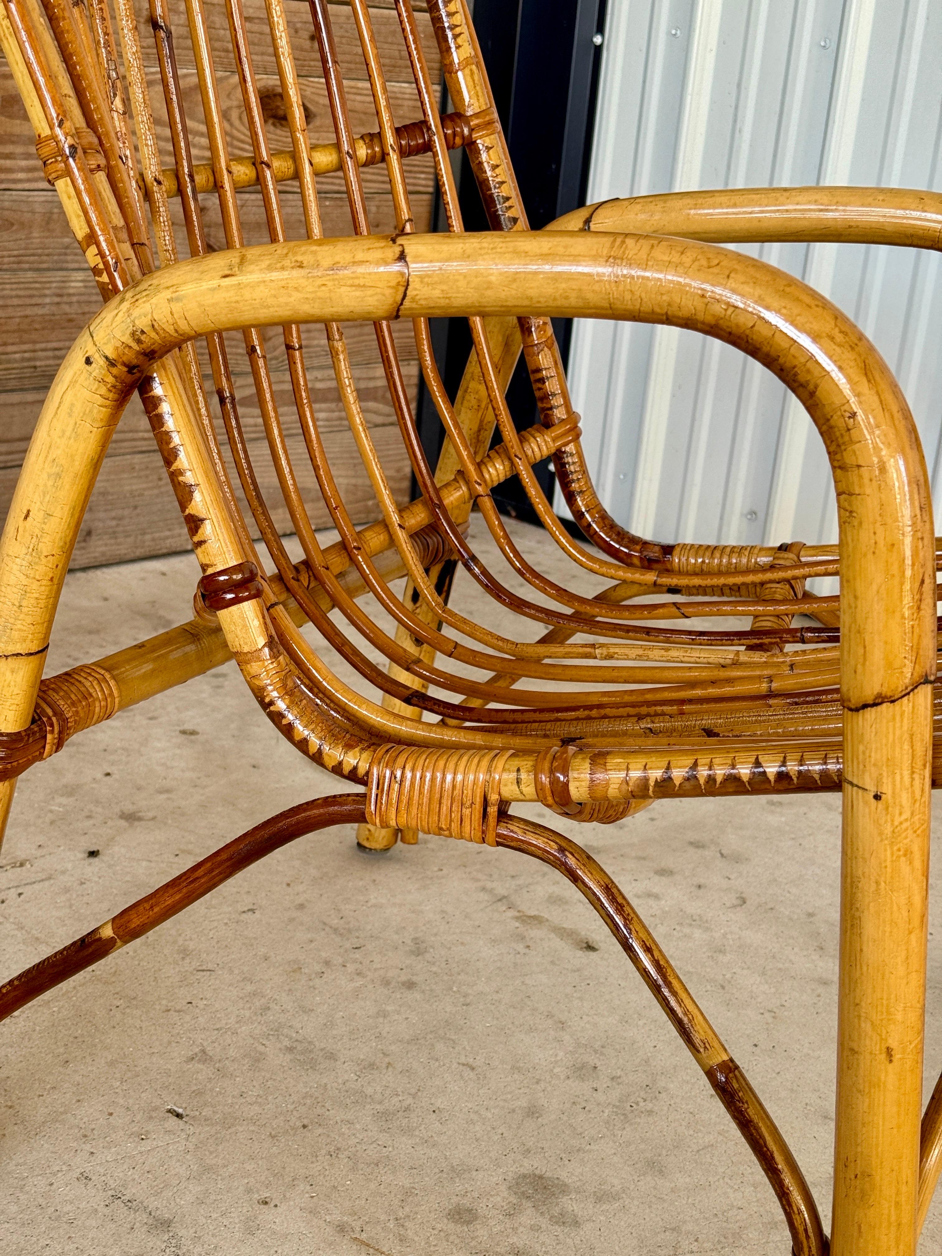 Paire de chaises longues italiennes en rotin courbé du milieu du 20e siècle, à la manière de Fran en vente 5