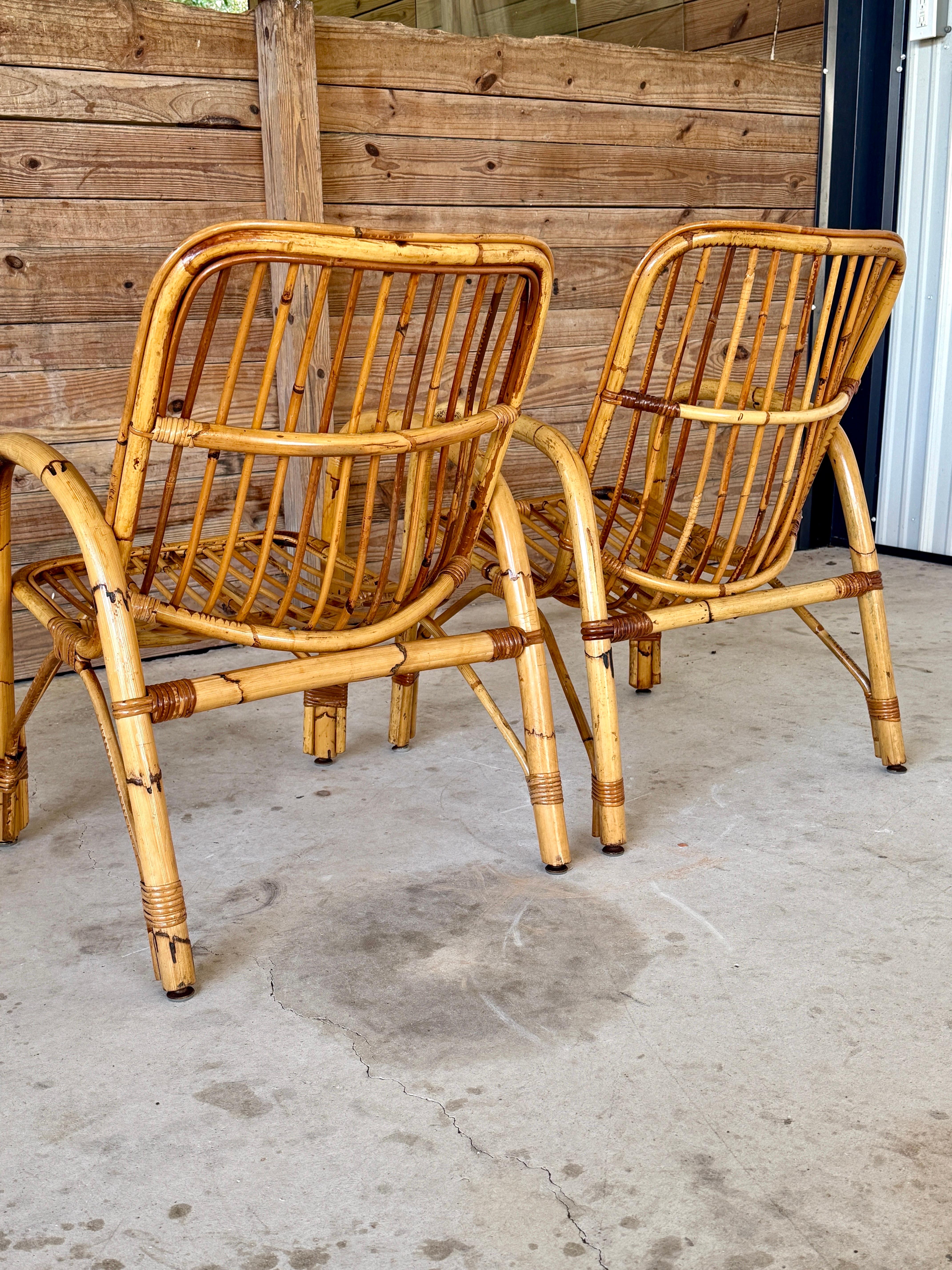 Paire de chaises longues italiennes en rotin courbé du milieu du 20e siècle, à la manière de Fran Bon état - En vente à North Fort Myers, FL