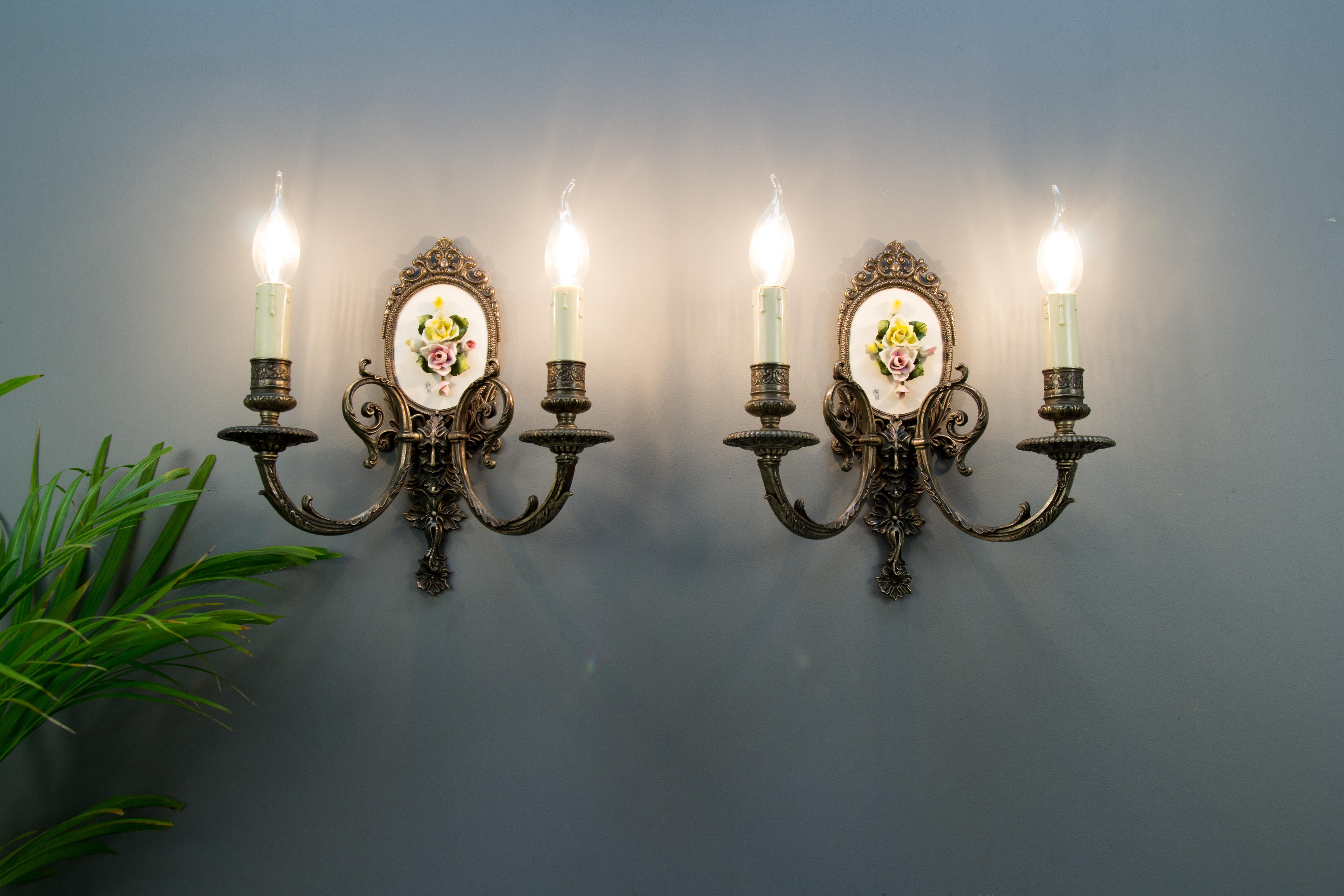 Pair of Mid-20th Century Italian Capodimonte Porcelain and Brass Sconces 17