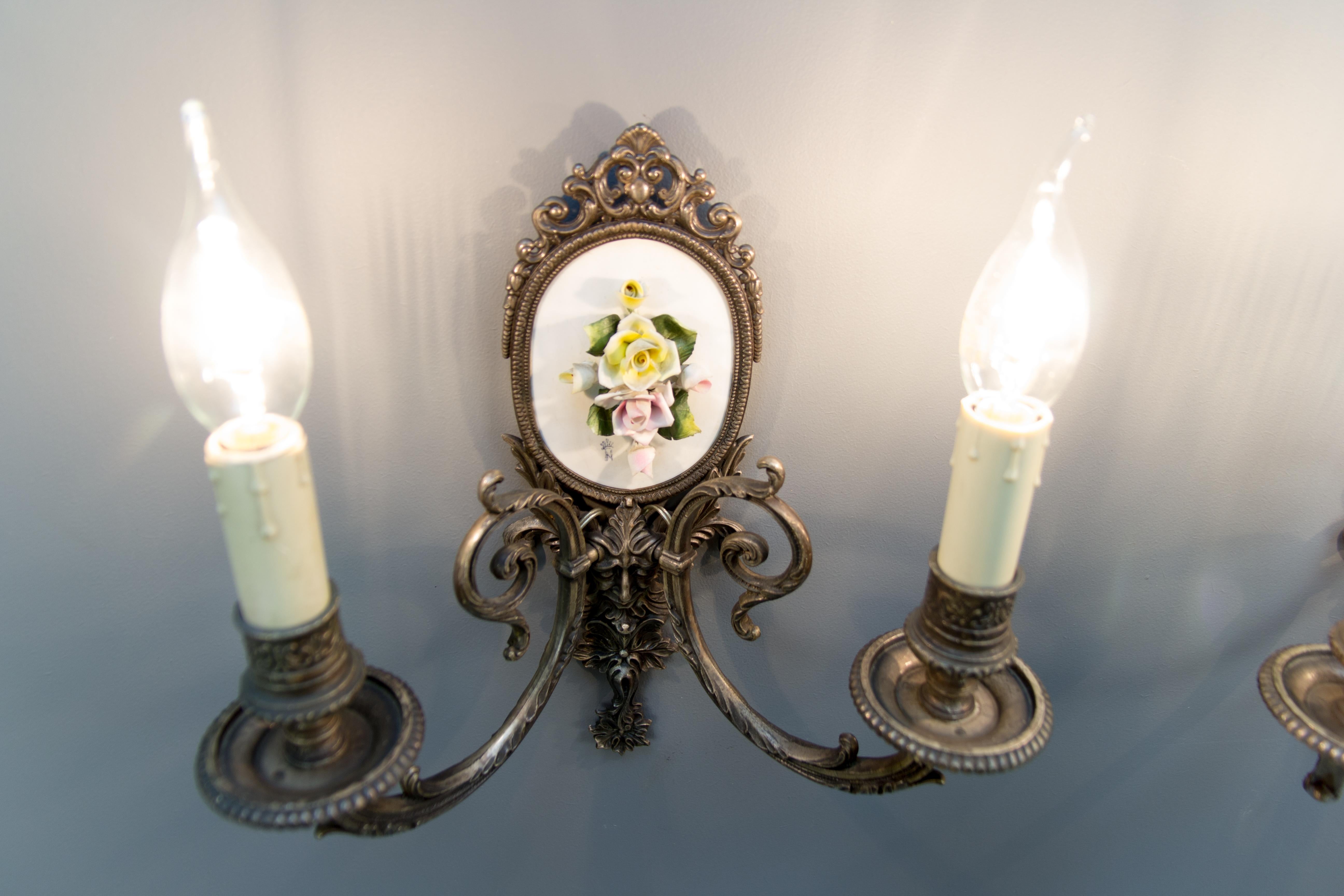 Pair of Mid-20th Century Italian Capodimonte Porcelain and Brass Sconces 3