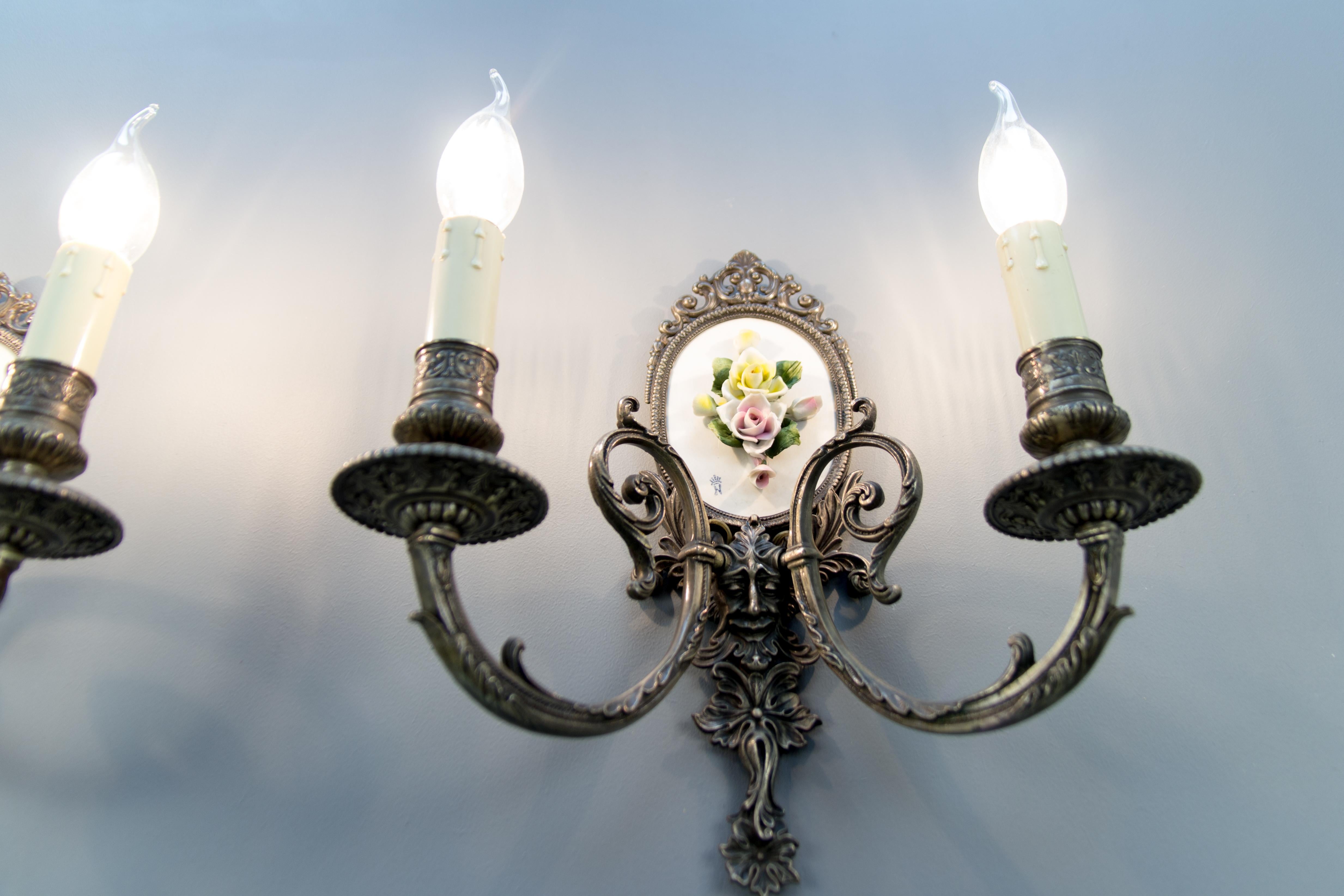 Pair of Mid-20th Century Italian Capodimonte Porcelain and Brass Sconces 6