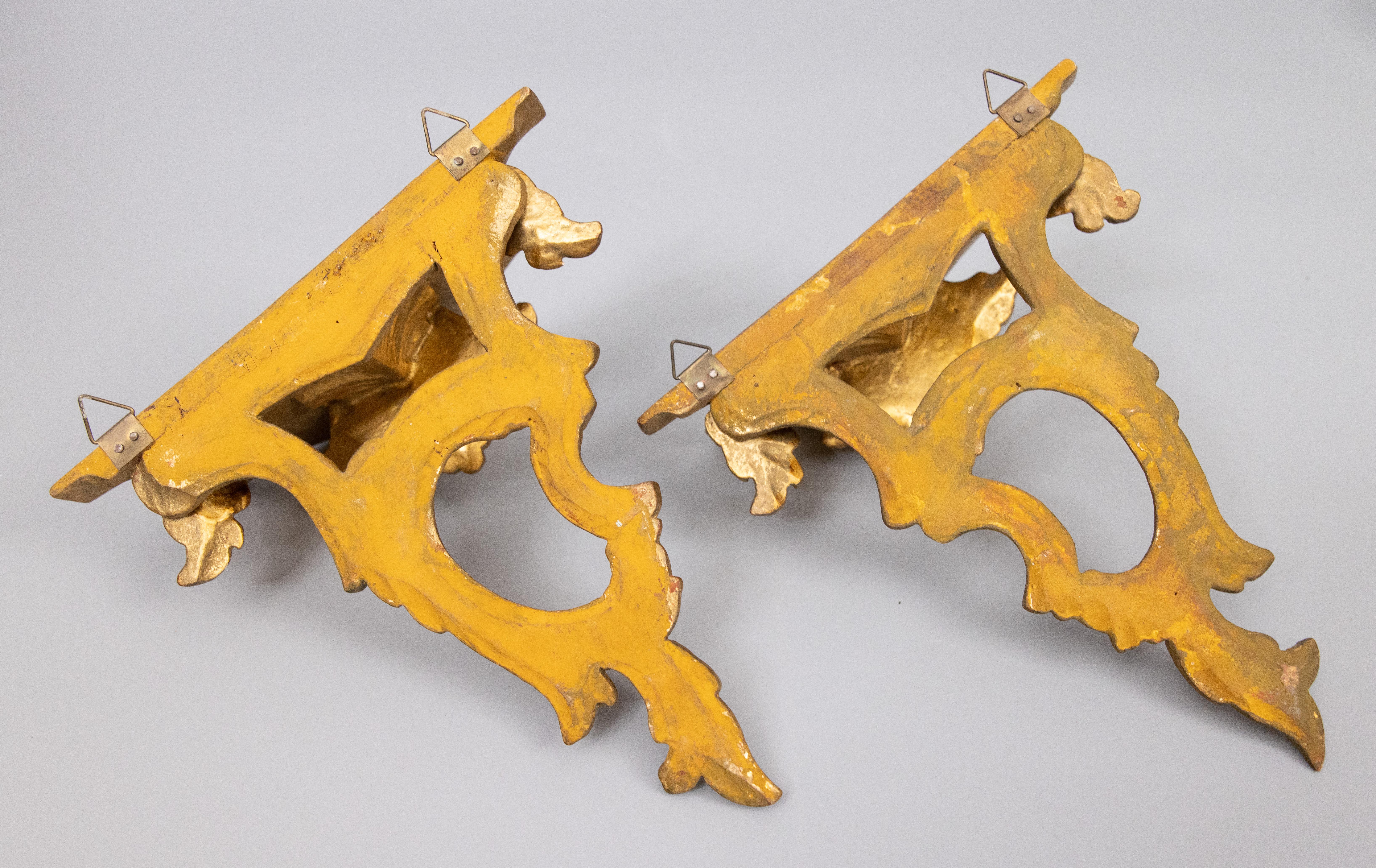 Pair of Mid-20th Century Italian Carved Giltwood Wall Brackets Shelves 5