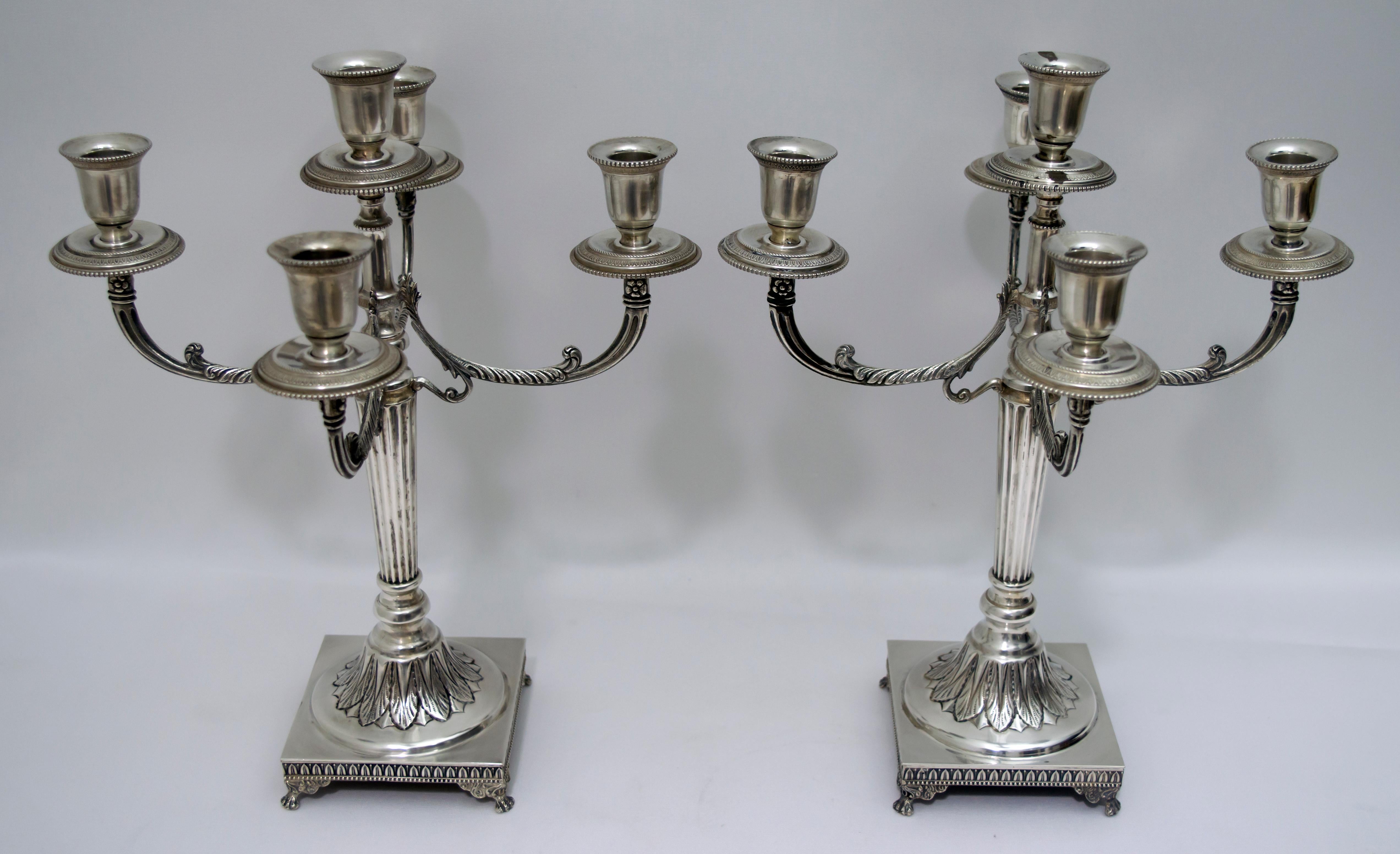 IPair of candleholders with 5 flames, in 800/000 silver
with silvery stamp 242 Fi Firenze F.LLI FOSSI
1950s era
1.625 kg
Silver title punch and silversmith present.