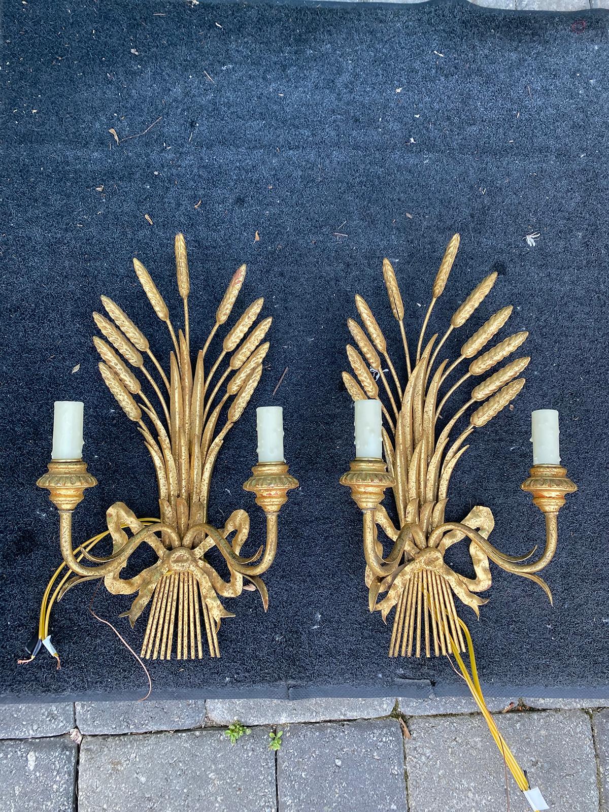 Pair of Mid-20th century Italian giltwood sheaf of wheat 2 arm sconces
New wiring.