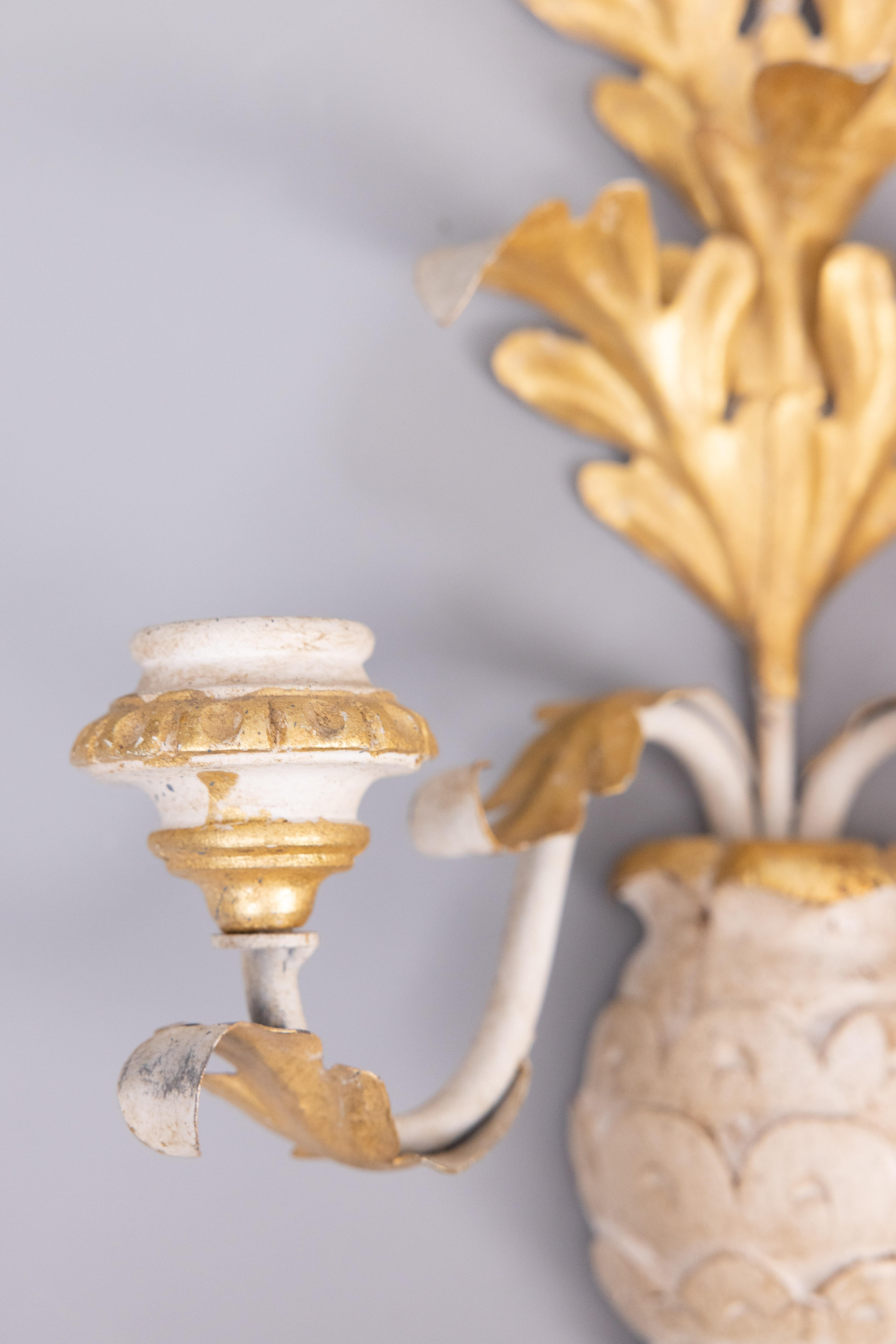 Pair of Mid-20th Century Italian Giltwood & Tole Pineapple Candle Sconces 3
