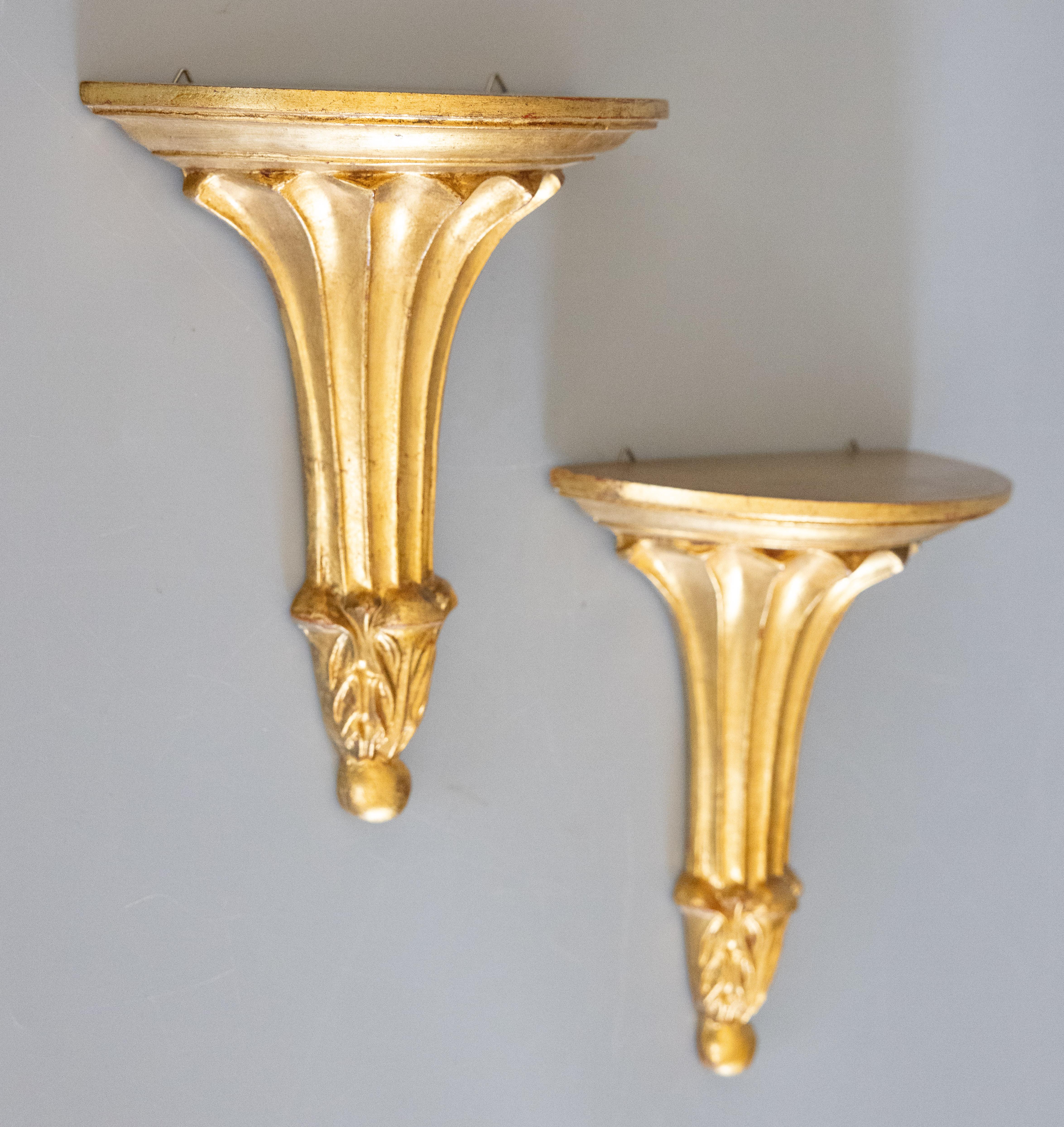 Pair of Mid-20th Century Italian Neoclassical Giltwood Wall Brackets Shelves 1
