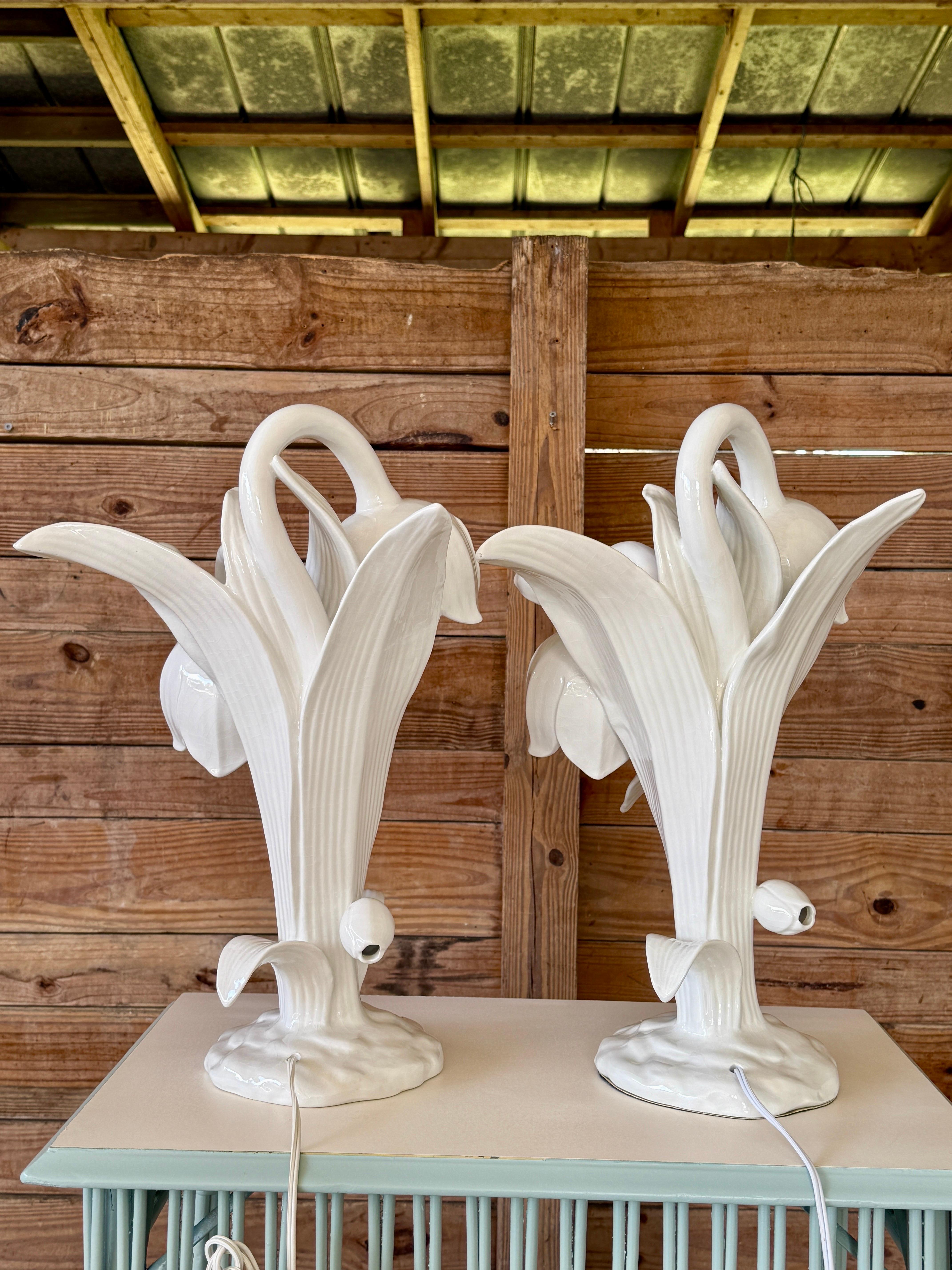Pair of Mid-20th Century Italian Porcelain Lily Flower Table Lamps For Sale 5