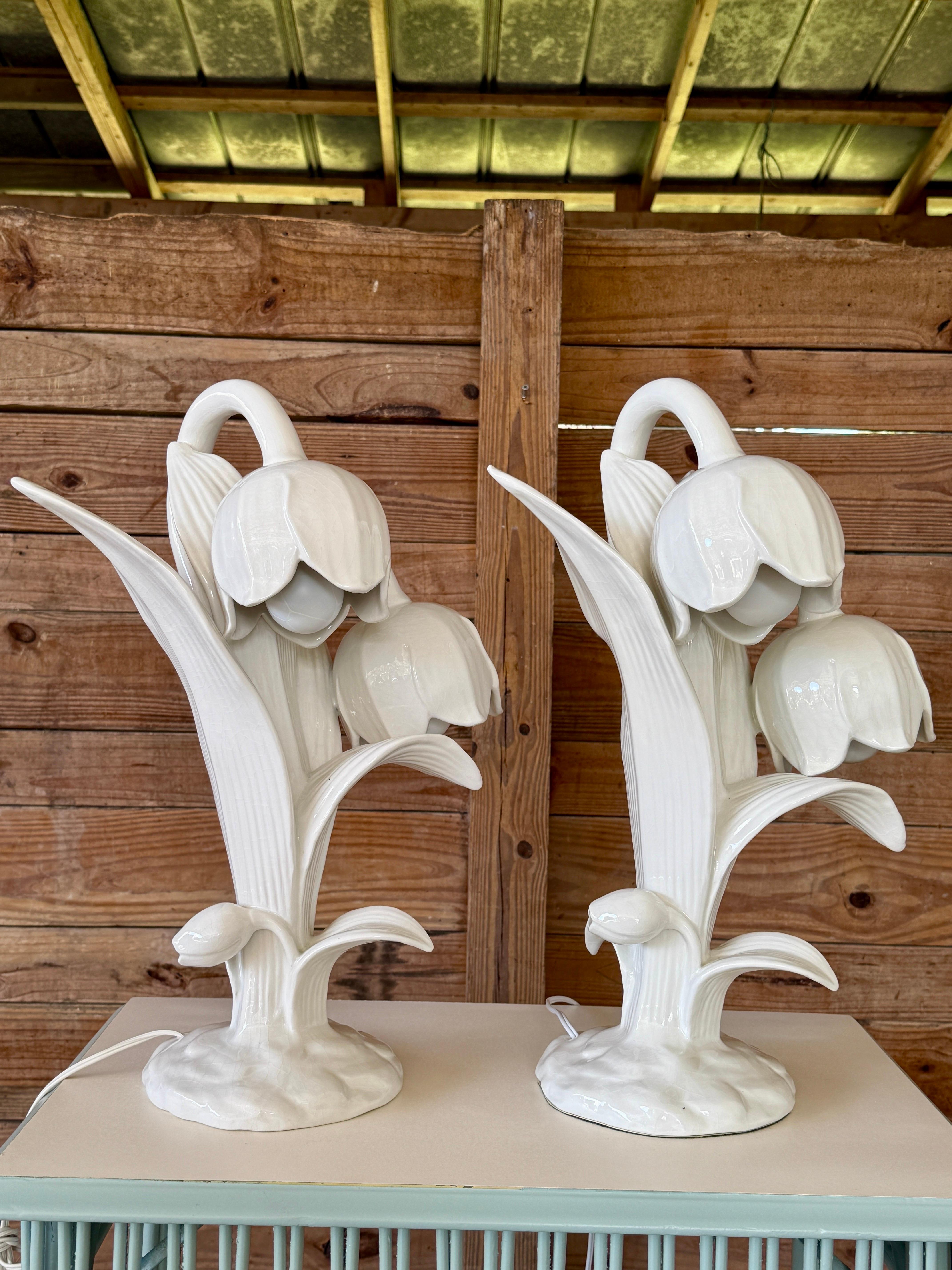 Pair of Mid-20th Century Italian Porcelain Lily Flower Table Lamps For Sale 4