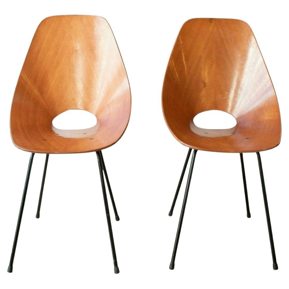 Vittorio Nobili, Pair of Italian Walnut "Medea" Chairs, Mid 20th Century For Sale