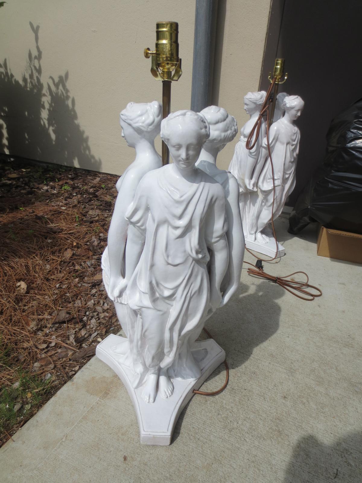 Pair of Mid-20th Century Large Italian Porcelain Figure Lamps For Sale 1