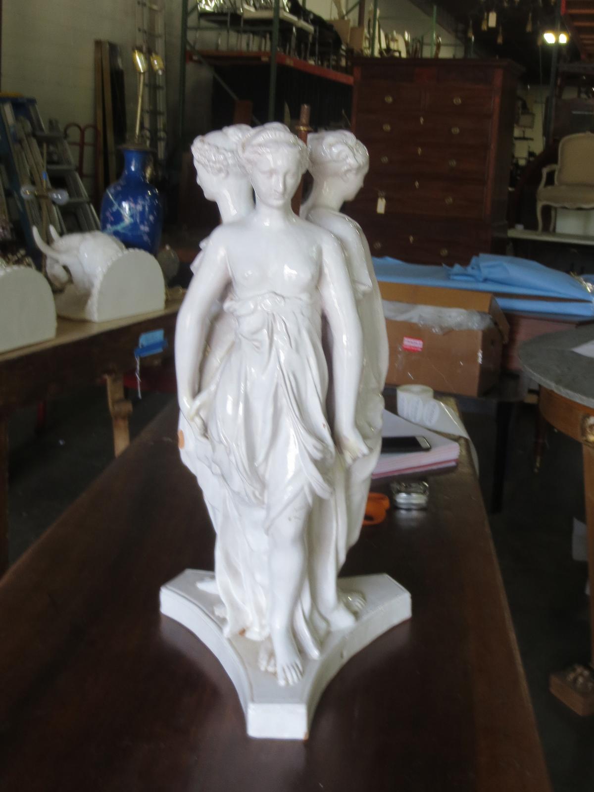 Pair of Mid-20th Century Large Italian Porcelain Figure Lamps For Sale 4