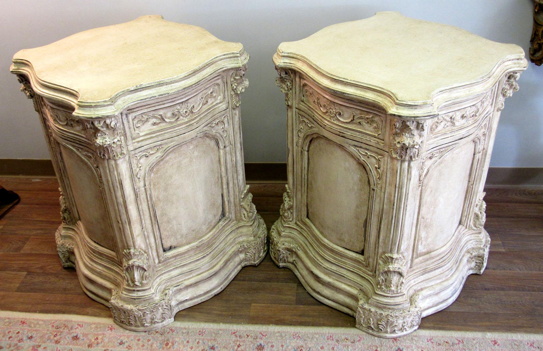 Pair of Mid-20th Century Louis XV Style Pedestals For Sale 4