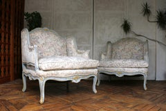 Paire de fauteuils Bergère Louis XV du milieu du 20e siècle - tapisserie florale