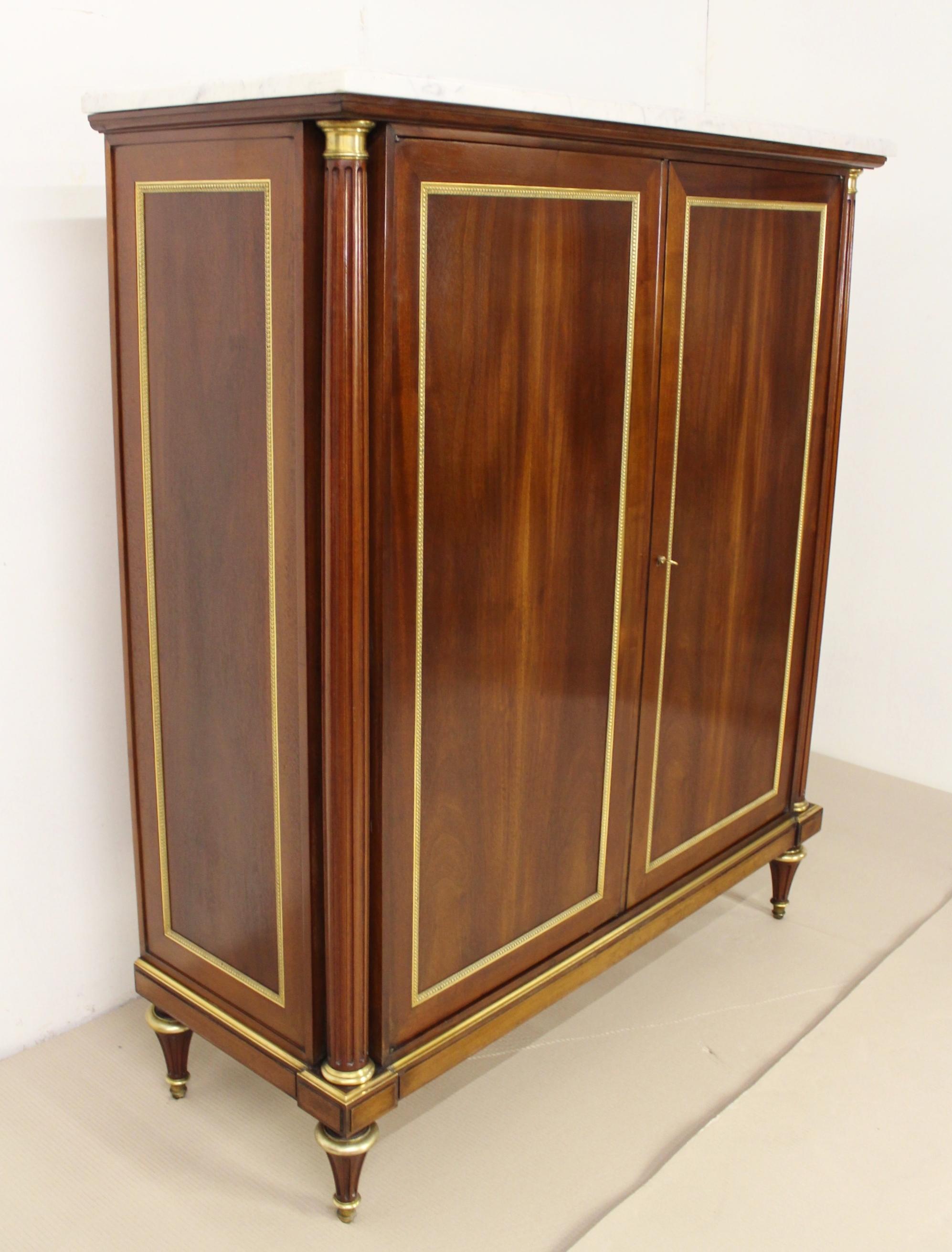 Pair of Mid-20th Century Mahogany Cabinet by Rinck of Paris For Sale 7