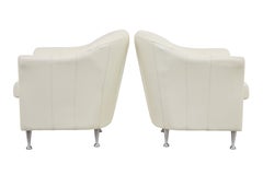 Paire de fauteuils baquets scandinaves en cuir du milieu du 20e siècle