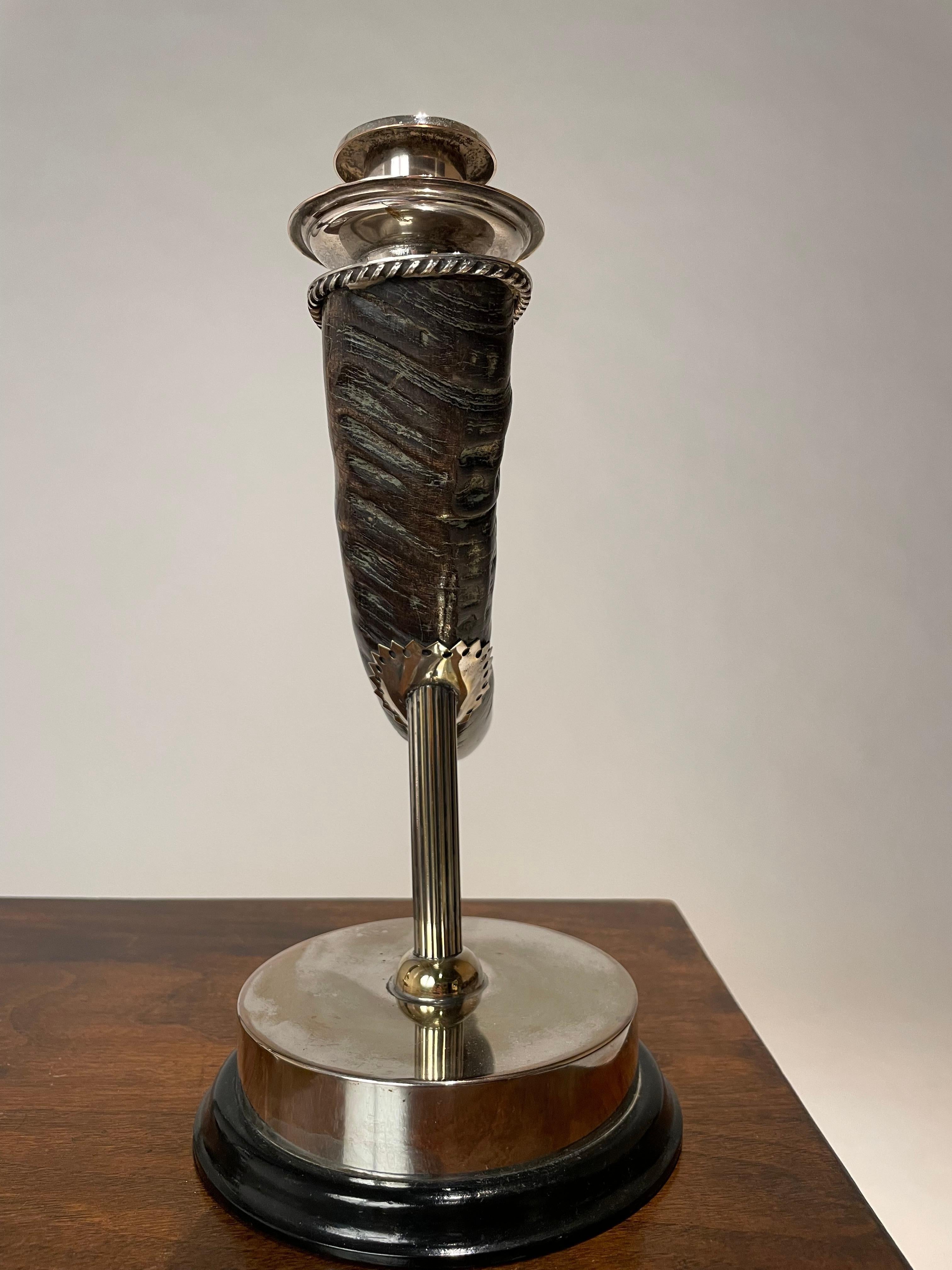 Paar versilberte Horn-Kerzenleuchter aus der Mitte des 20. (20. Jahrhundert) im Angebot