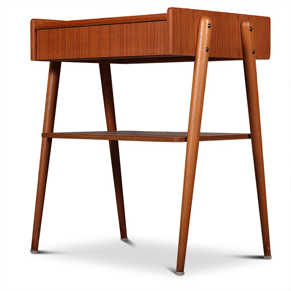 Pair of Mid-20th Century Teak Bedside Tables by Carlstrom & Co. In Good Condition For Sale In Vancouver, British Columbia