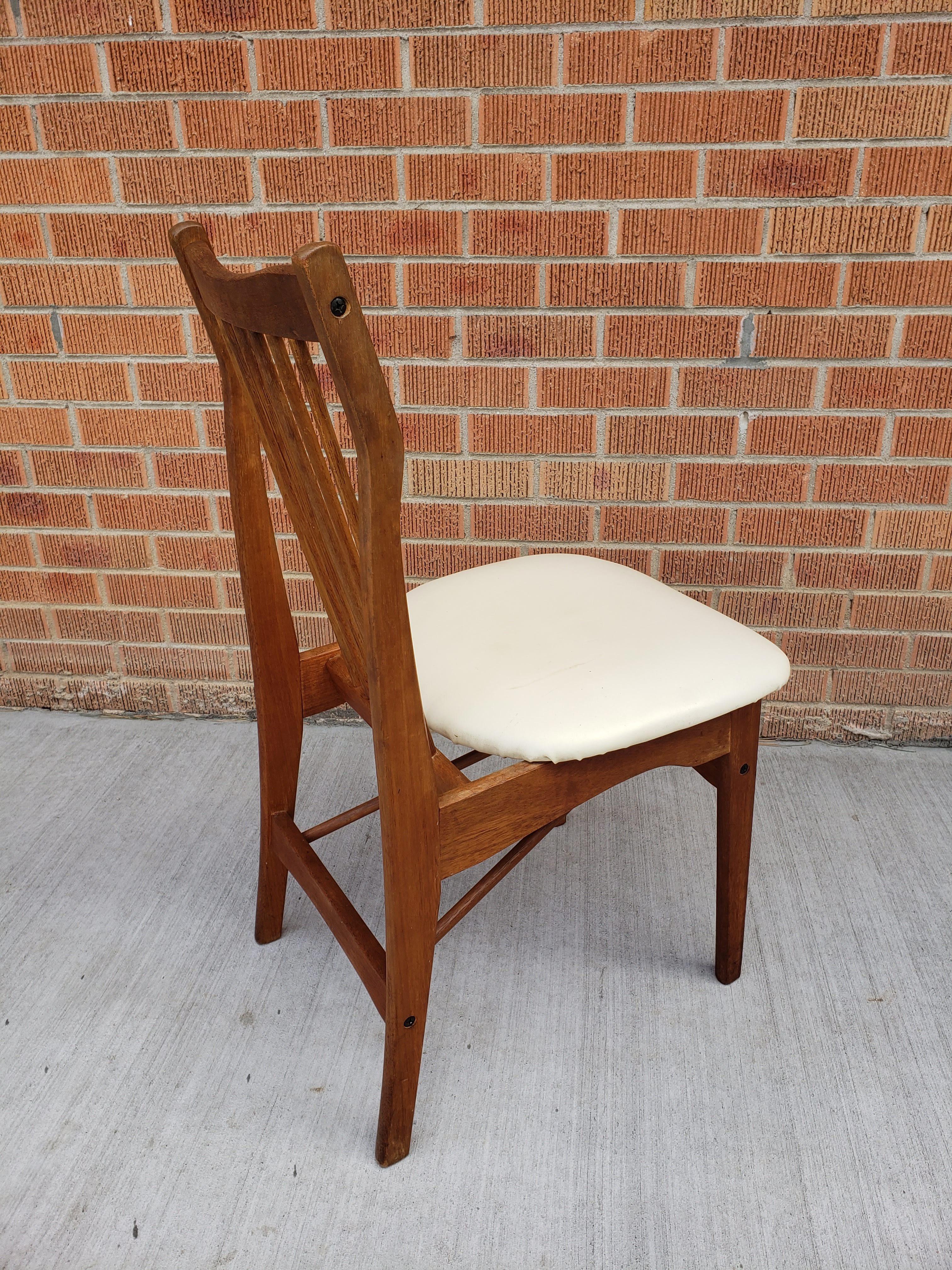 Pair of Mid 20th Century Two Mid-Century Dining Chairs by Litor In Good Condition In Buchanan, NY