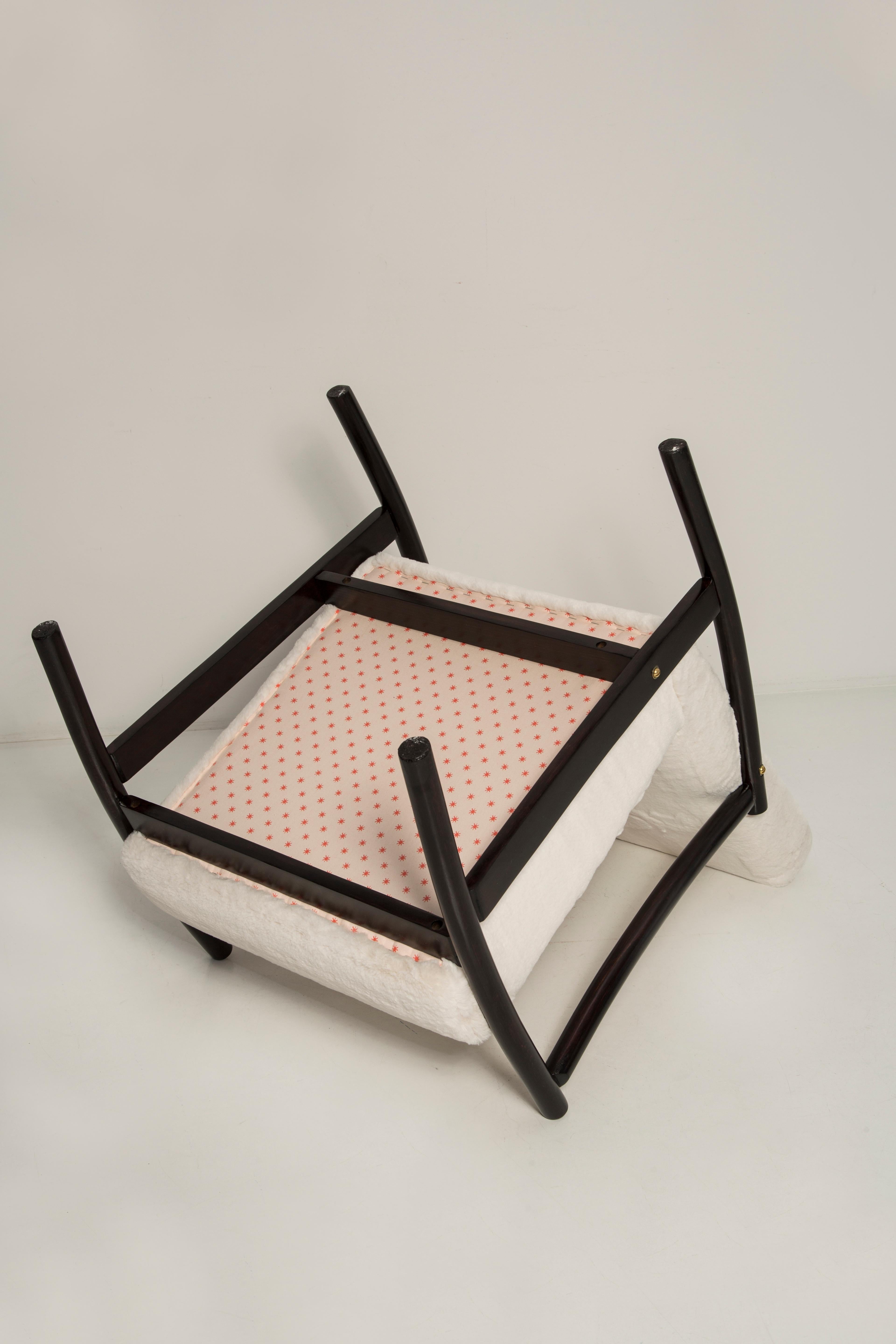 Velours Paire de fauteuils vintage du milieu du 20e siècle, fausse fourrure de lapin blanche, Europe, années 1960 en vente