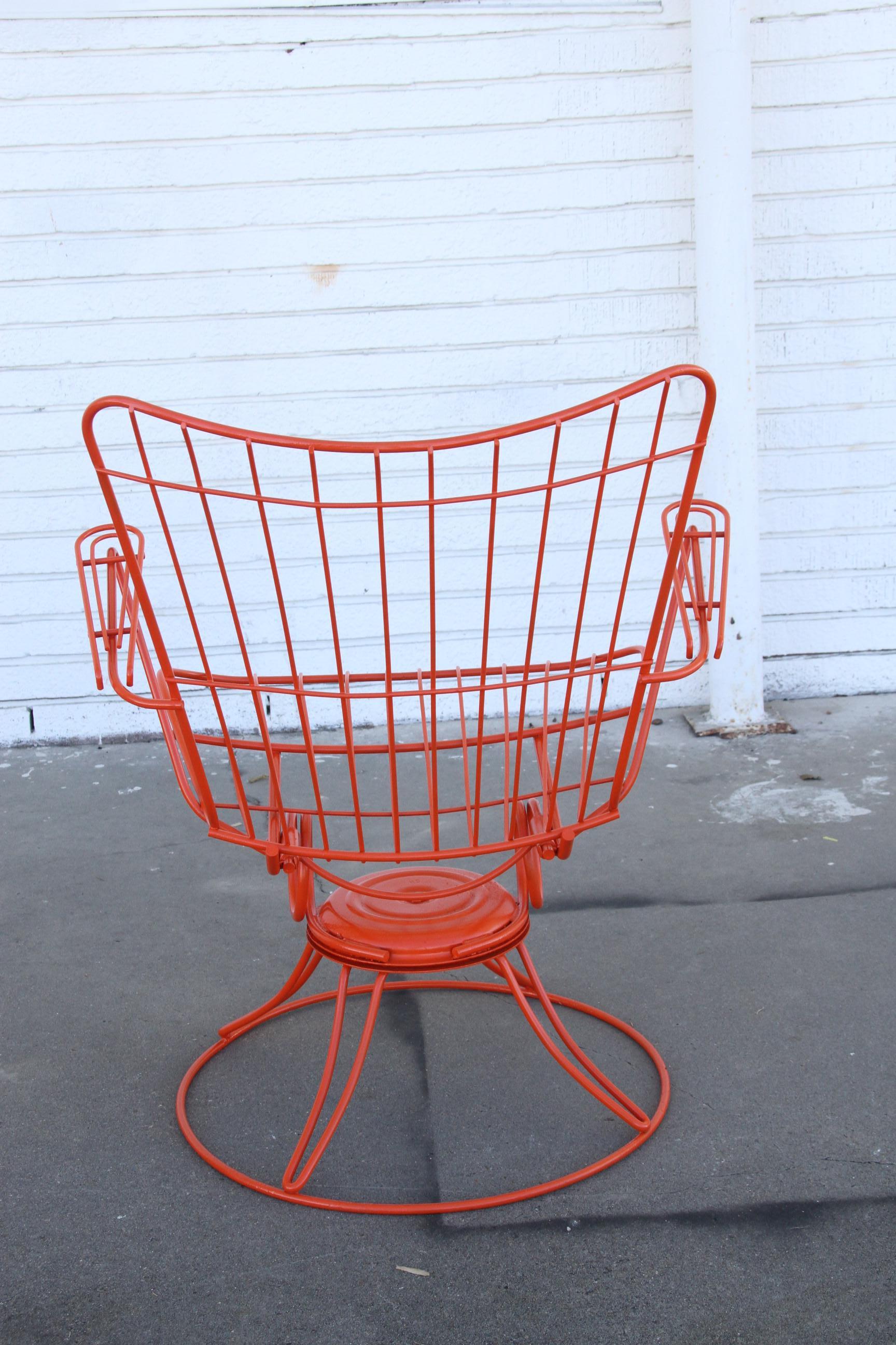 Pair of Mid-Cen Modern Homecrest Bottemiller Swivel Rocker Lounge Chairs In Good Condition In Pasadena, TX