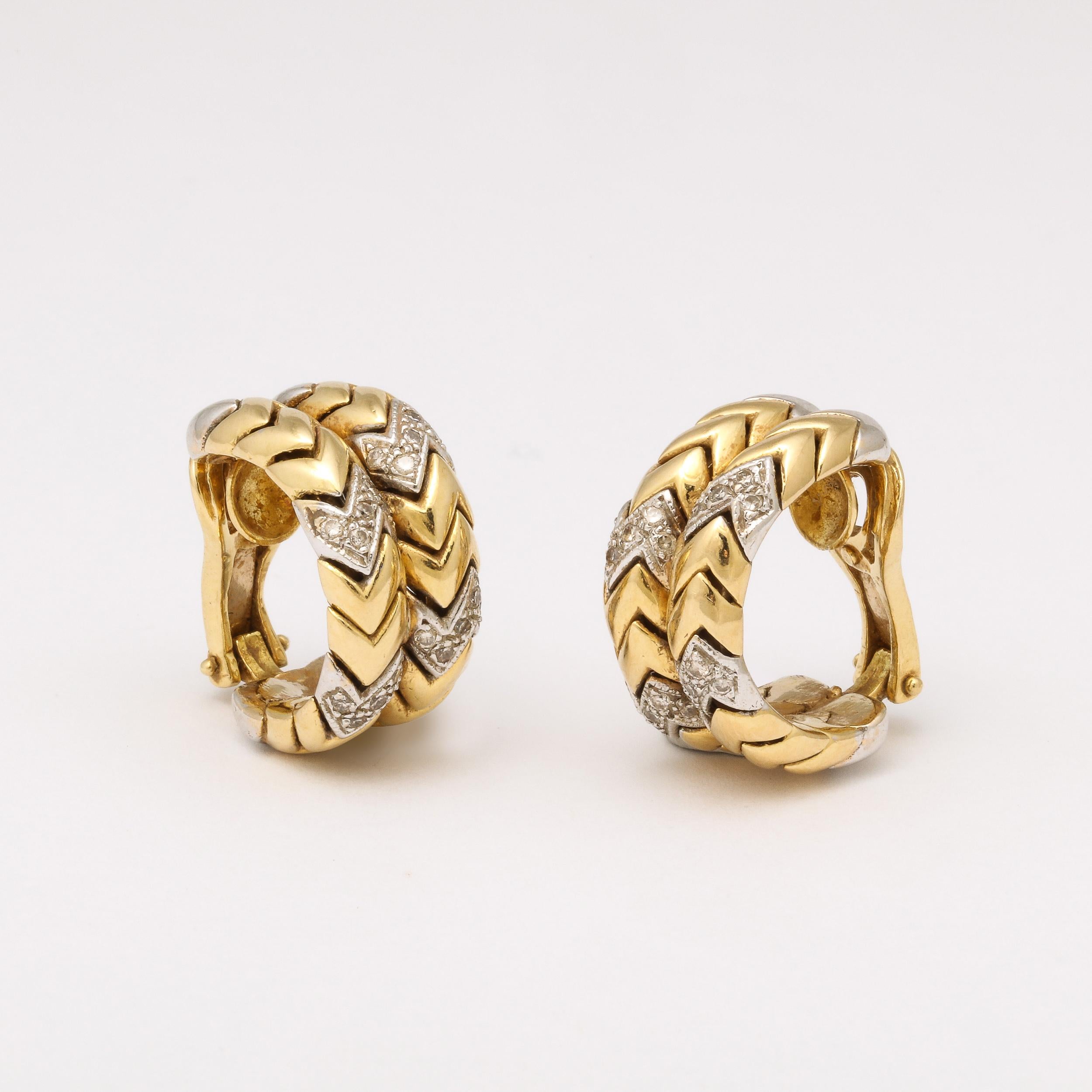 Pair of Midcentury 14 Carat Yellow and White Gold Earrings Inset with Diamonds In Excellent Condition For Sale In New York, NY