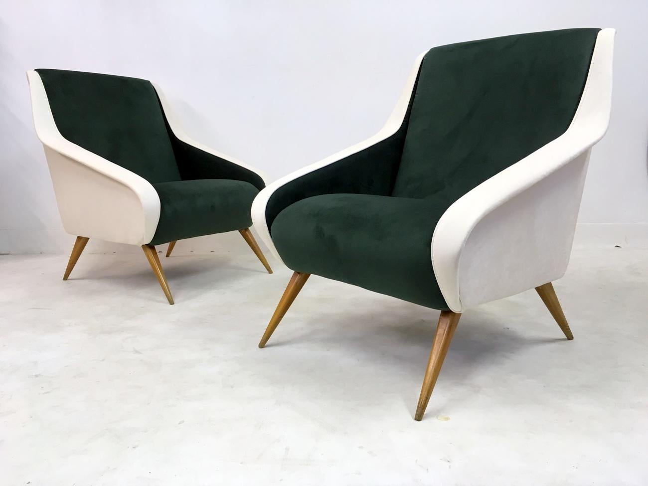Mid-Century Modern Pair of Midcentury 1950s Italian Velvet Armchairs in Green and White