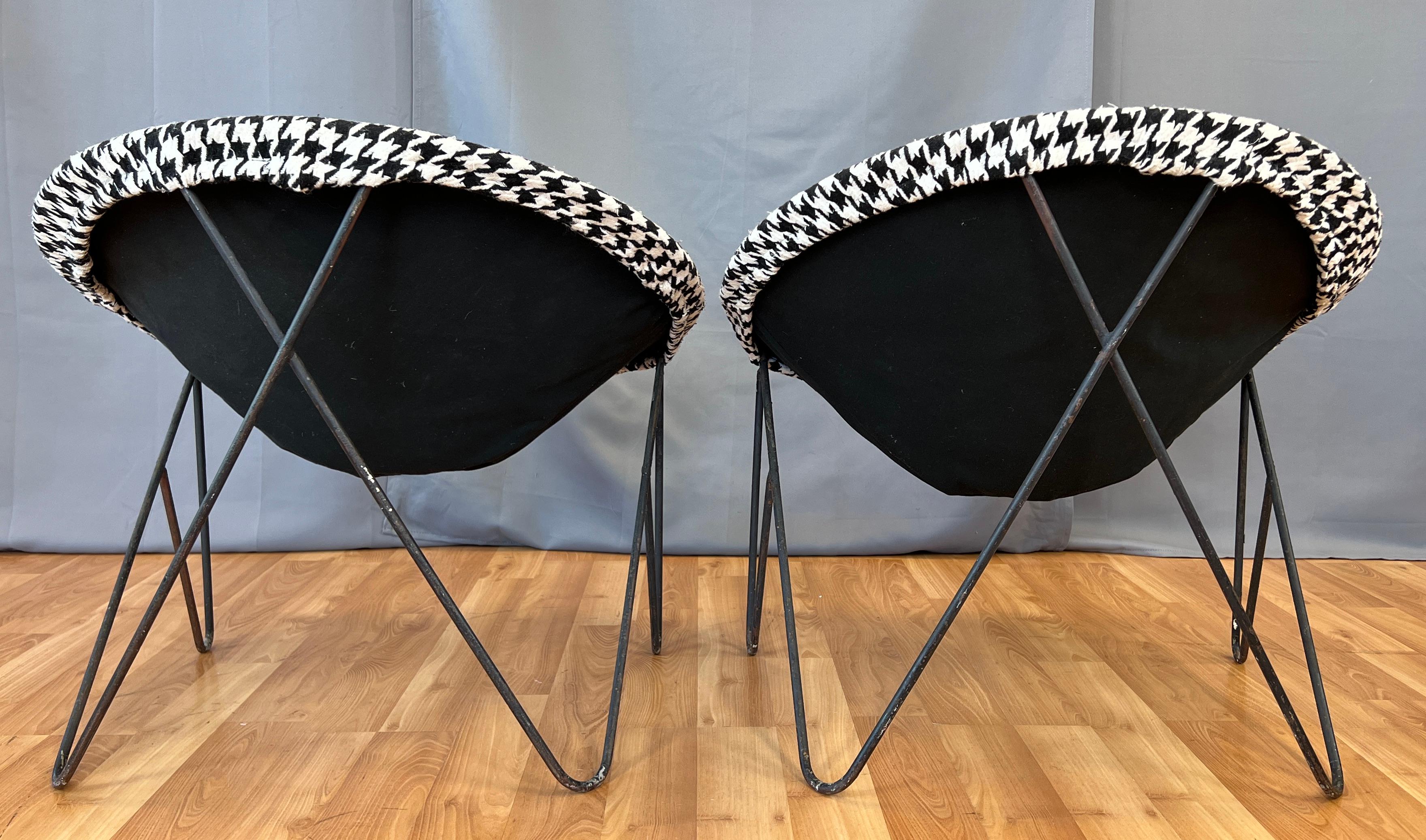 Mid-20th Century Pair of Mid-century 1950s Wrought Iron Hoop Chairs Black/White Upholstery  For Sale
