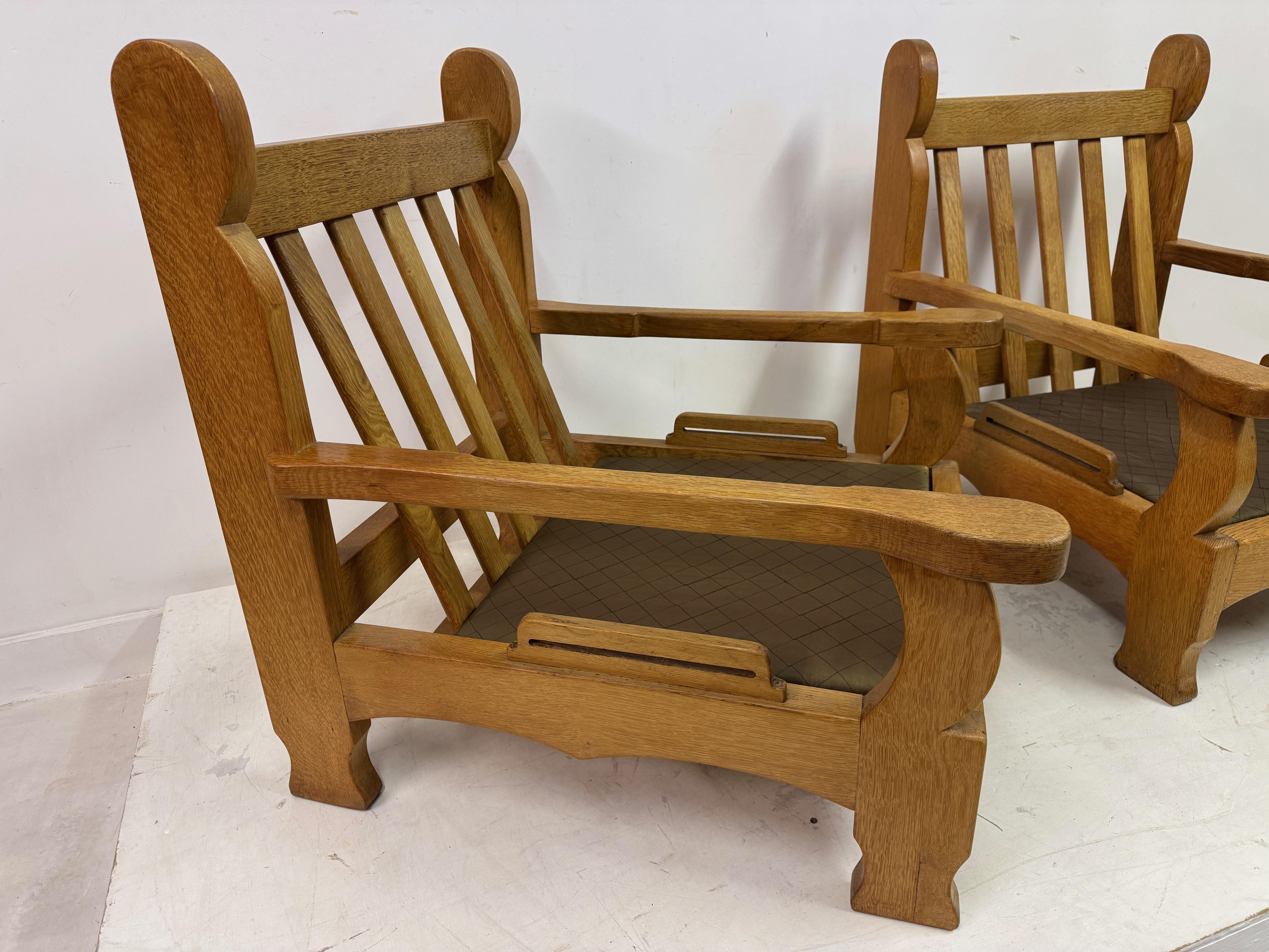Cuir Paire de fauteuils en Oak Brutalist du milieu des années 1960 en vente