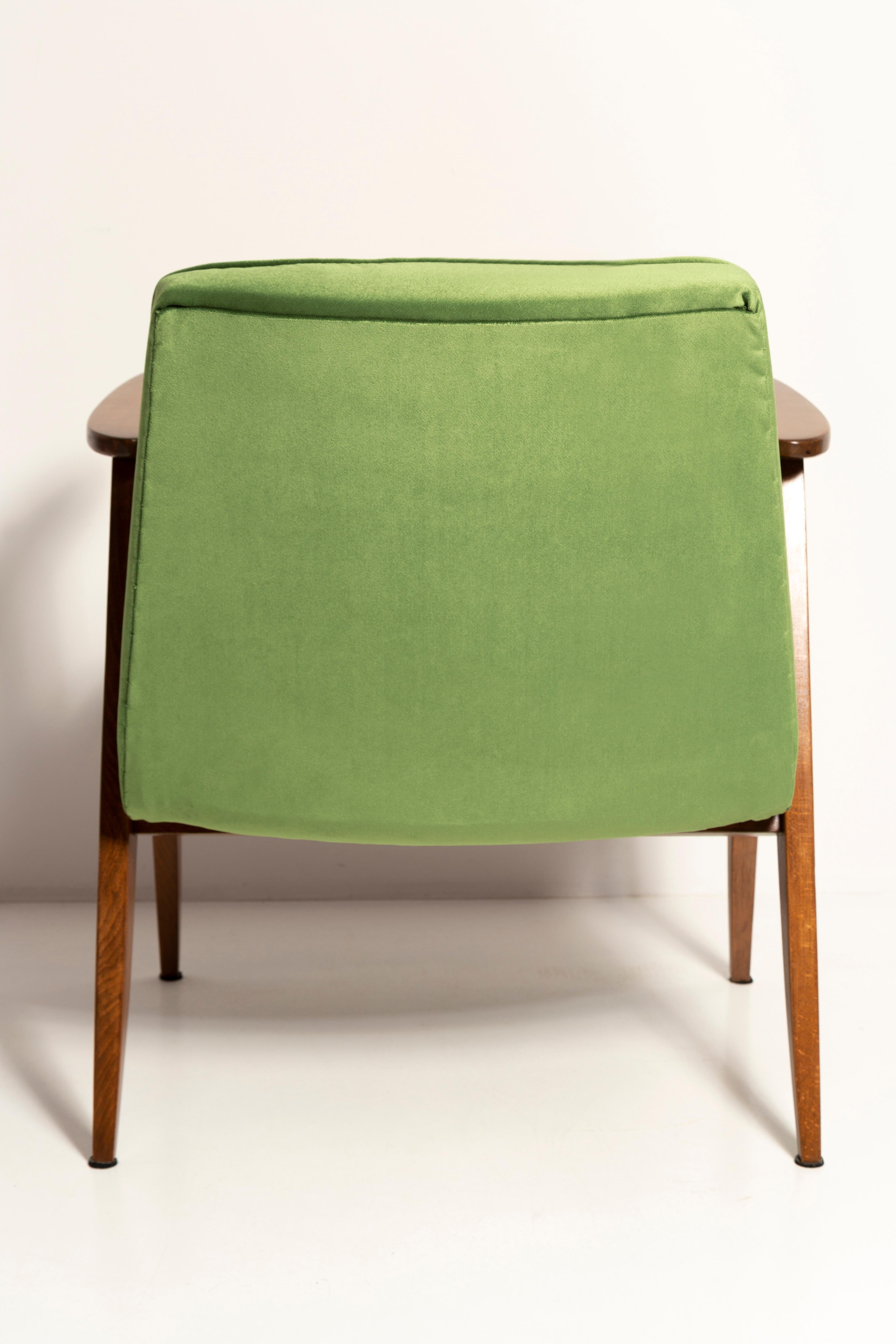 Textile Pair of Mid-Century 366 Armchairs, Green and Orange, by Chierowski Europe, 1960s For Sale