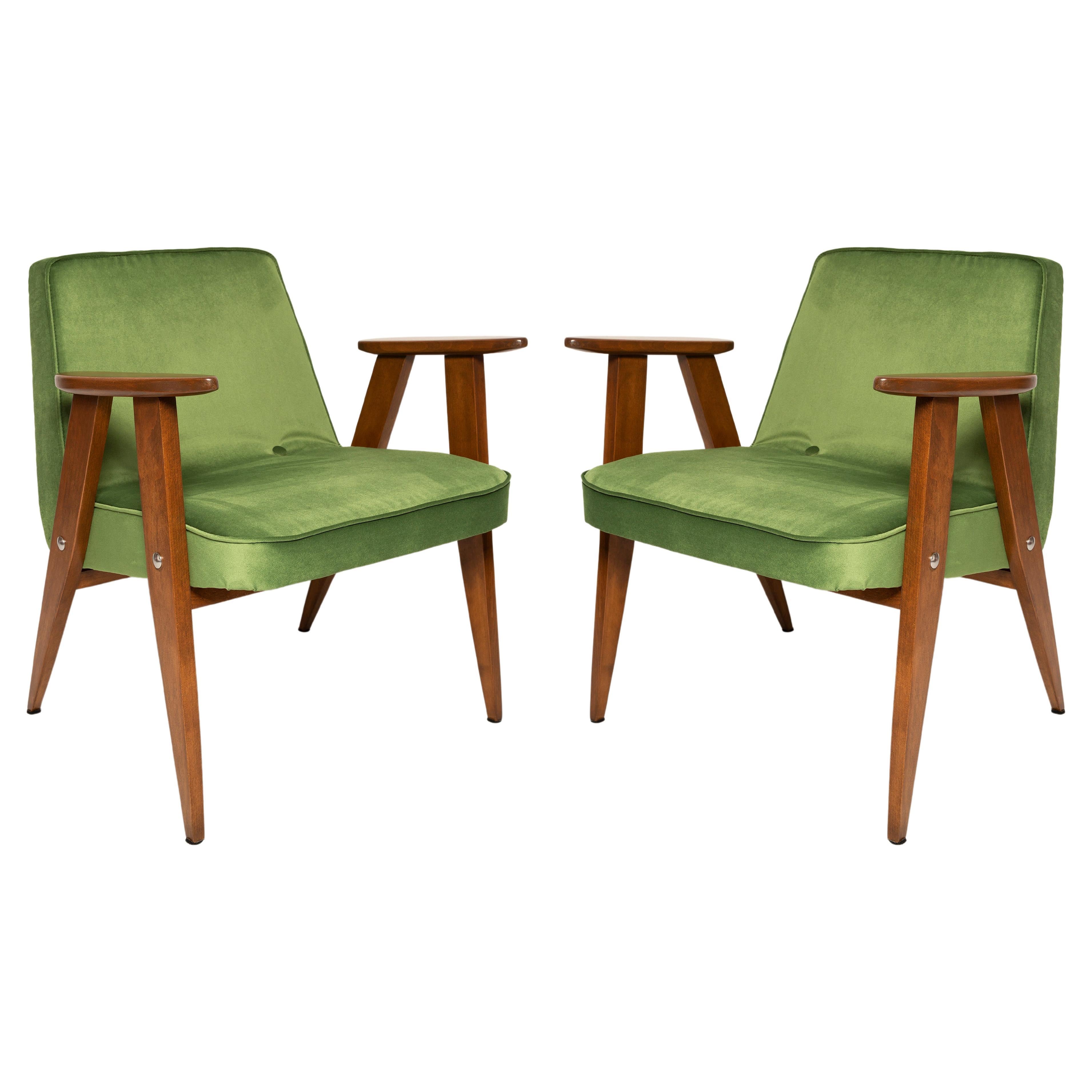 Pair of Mid-Century 366 Armchairs in Green Velvet, Jozef Chierowski, Europe 1960 For Sale